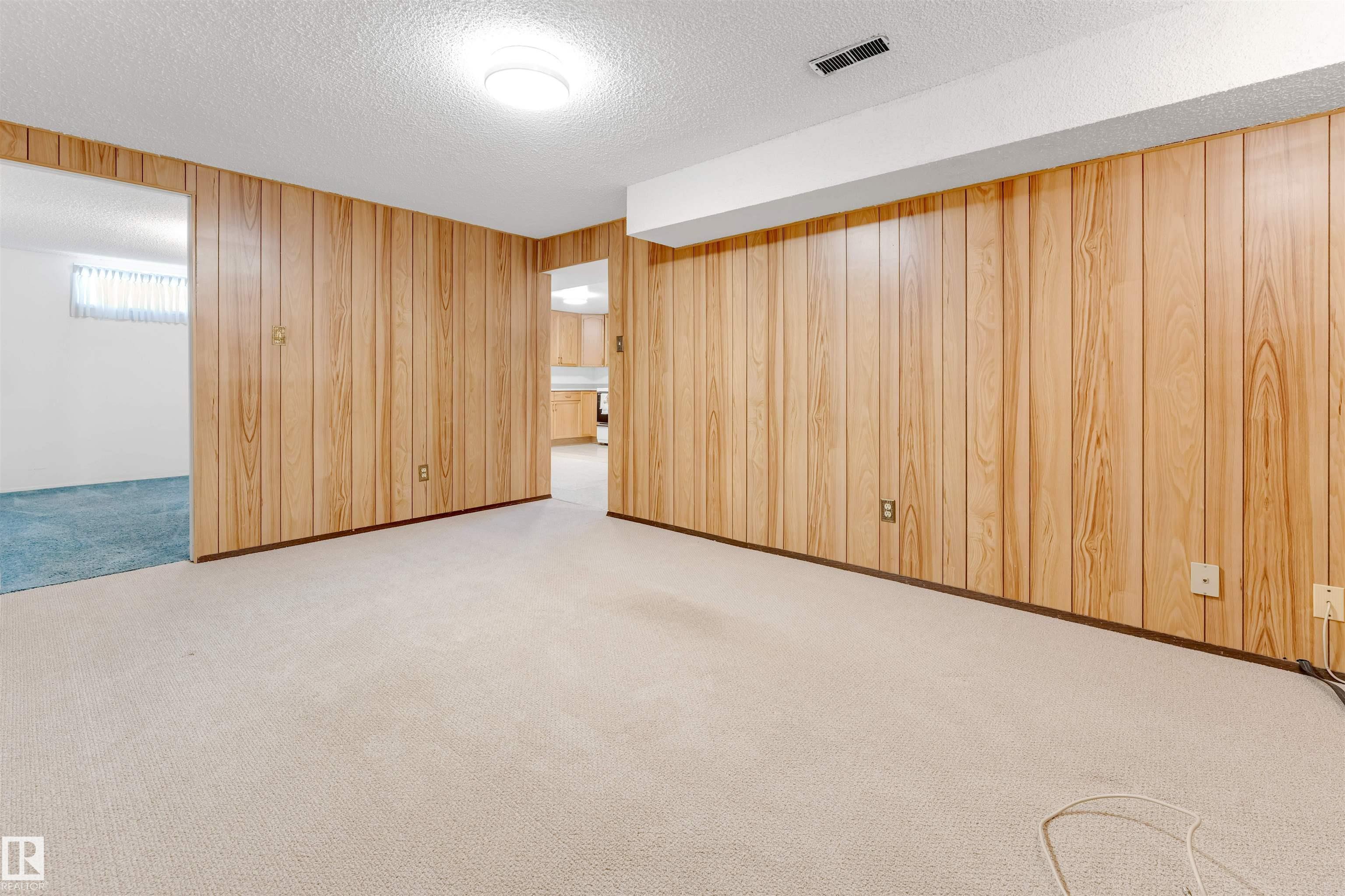 Photo 32 at 8716 137 Avenue NW, Northmount, Edmonton