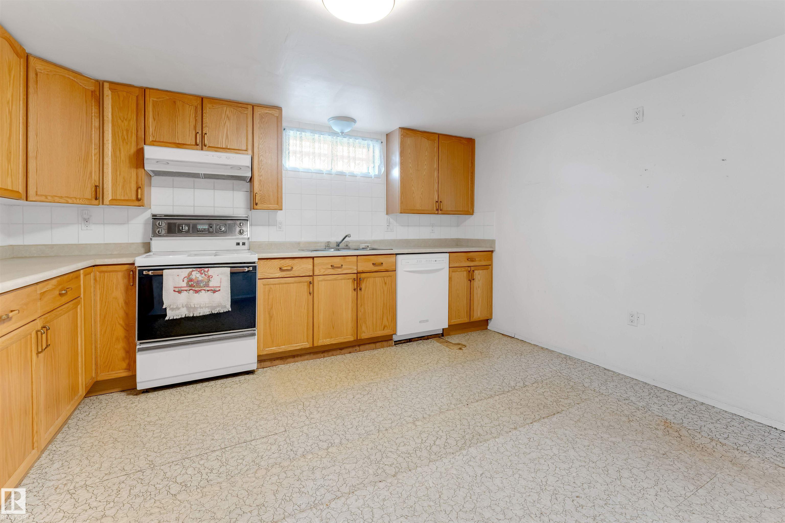 Photo 36 at 8716 137 Avenue NW, Northmount, Edmonton