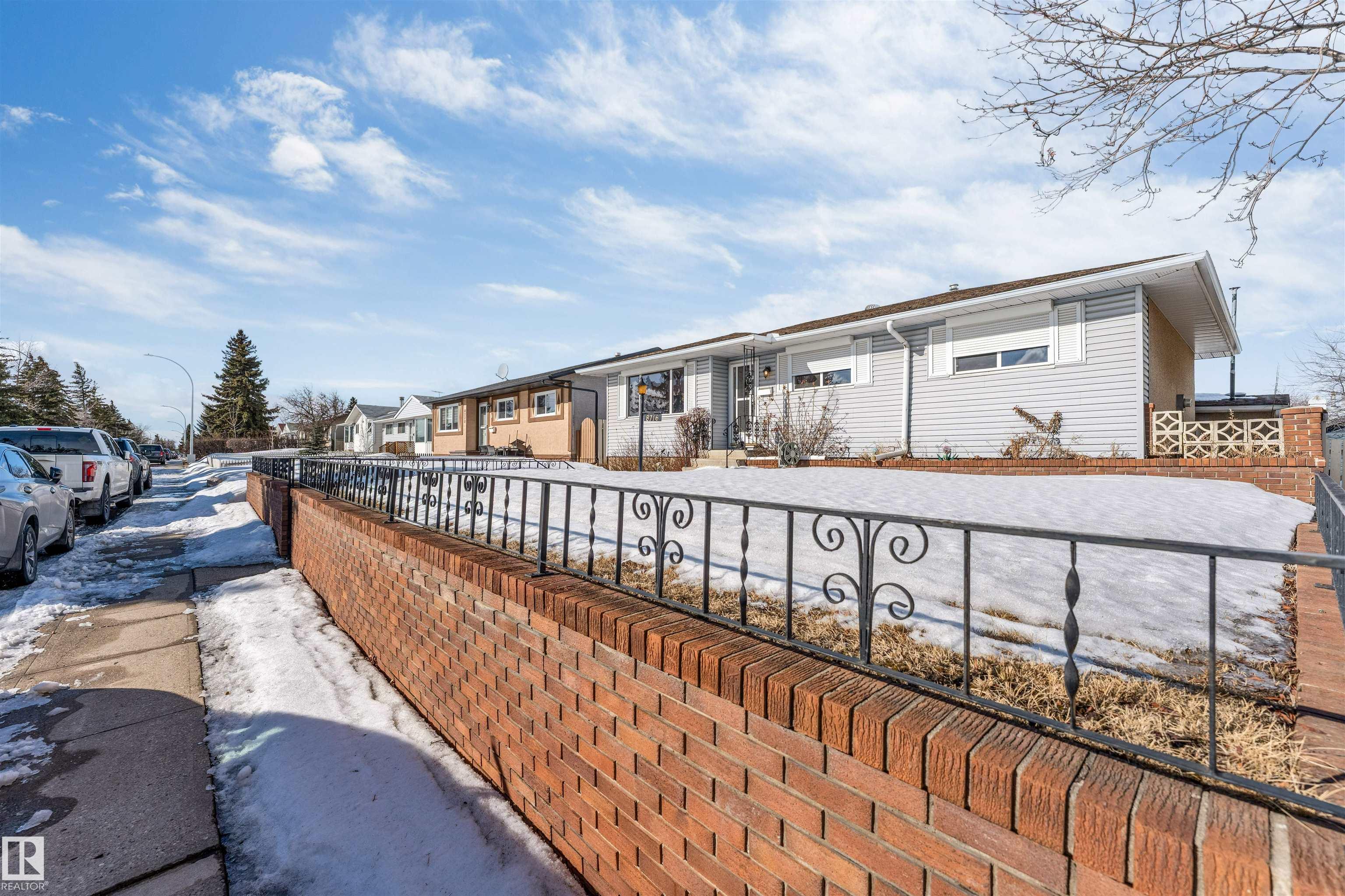 Photo 8 at 8716 137 Avenue NW, Northmount, Edmonton