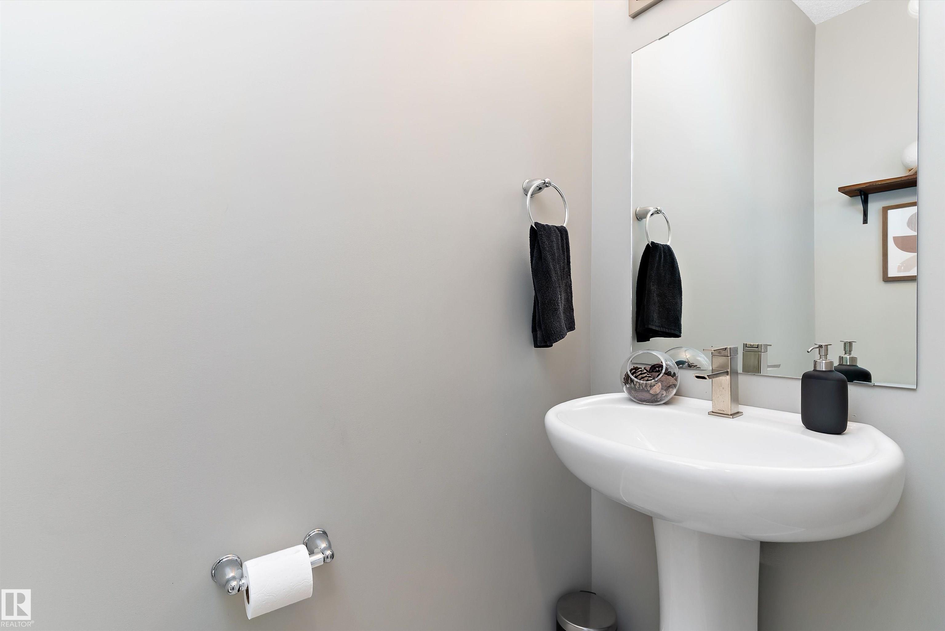 Photo 11 at 1615 202 Street NW, Stillwater, Edmonton