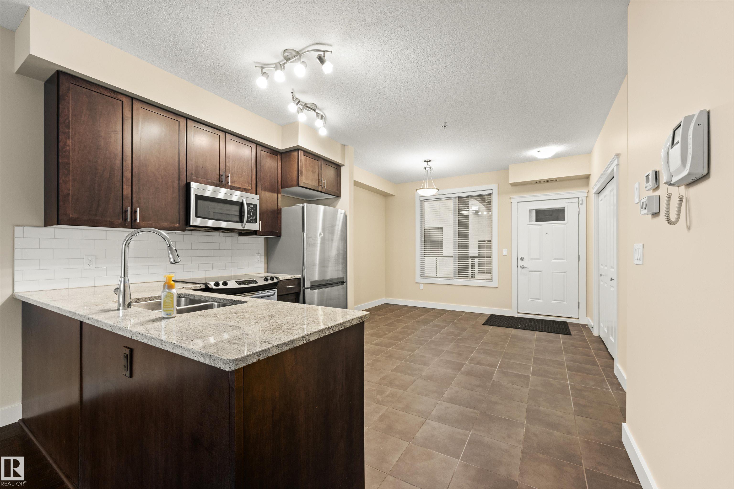 Photo 11 at 29 - 11518 76 Avenue NW, Belgravia, Edmonton