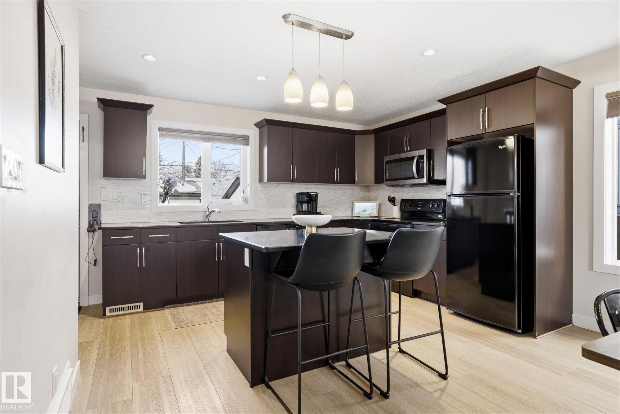 Photo 11 at 11612 126 Street NW, Inglewood, Edmonton