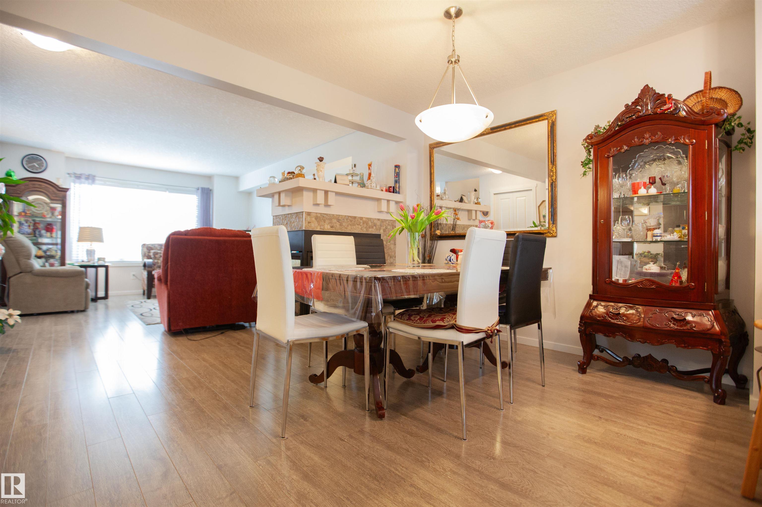 Photo 12 at 2902 Maple Way NW, Maple Crest, Edmonton