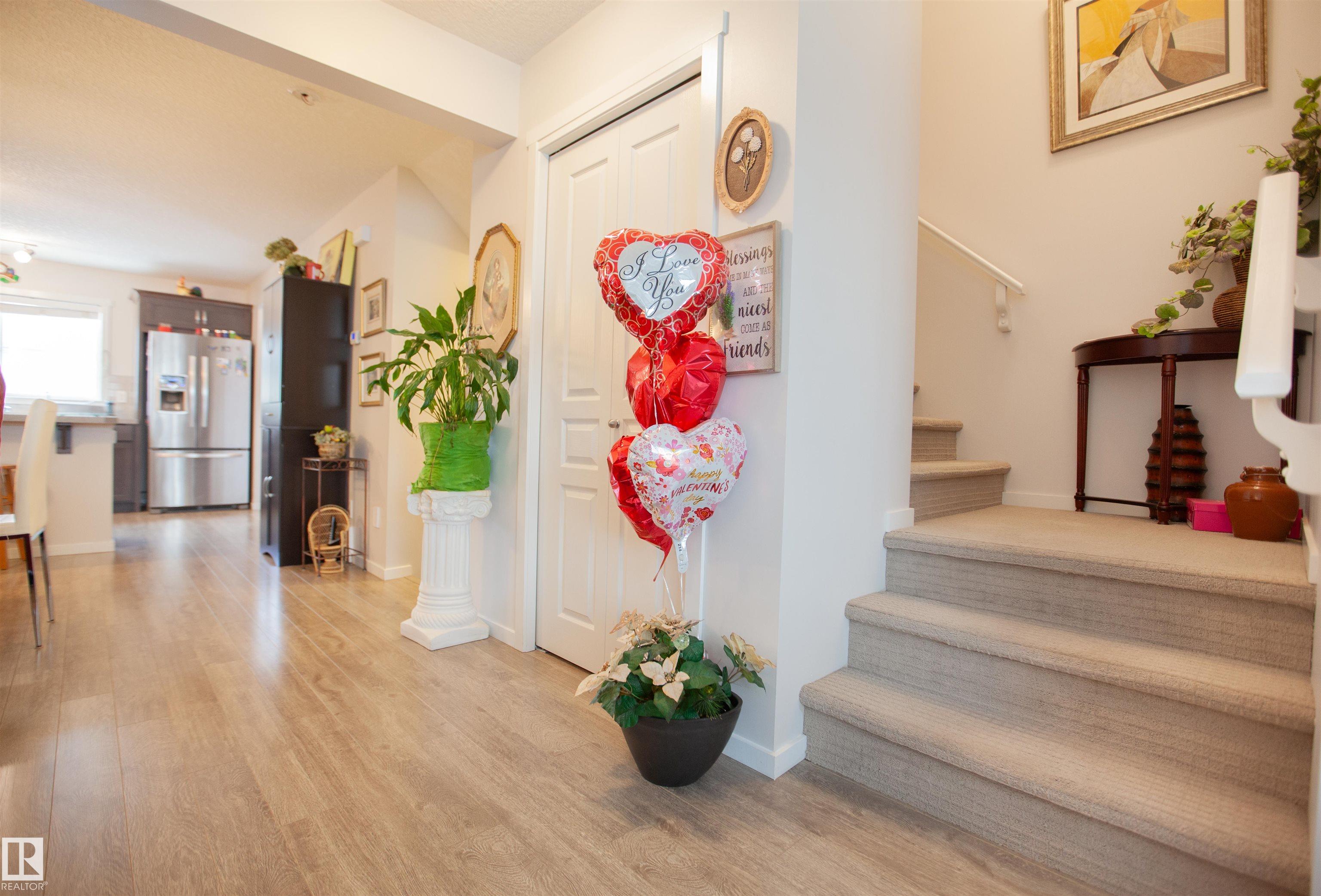 Photo 13 at 2902 Maple Way NW, Maple Crest, Edmonton