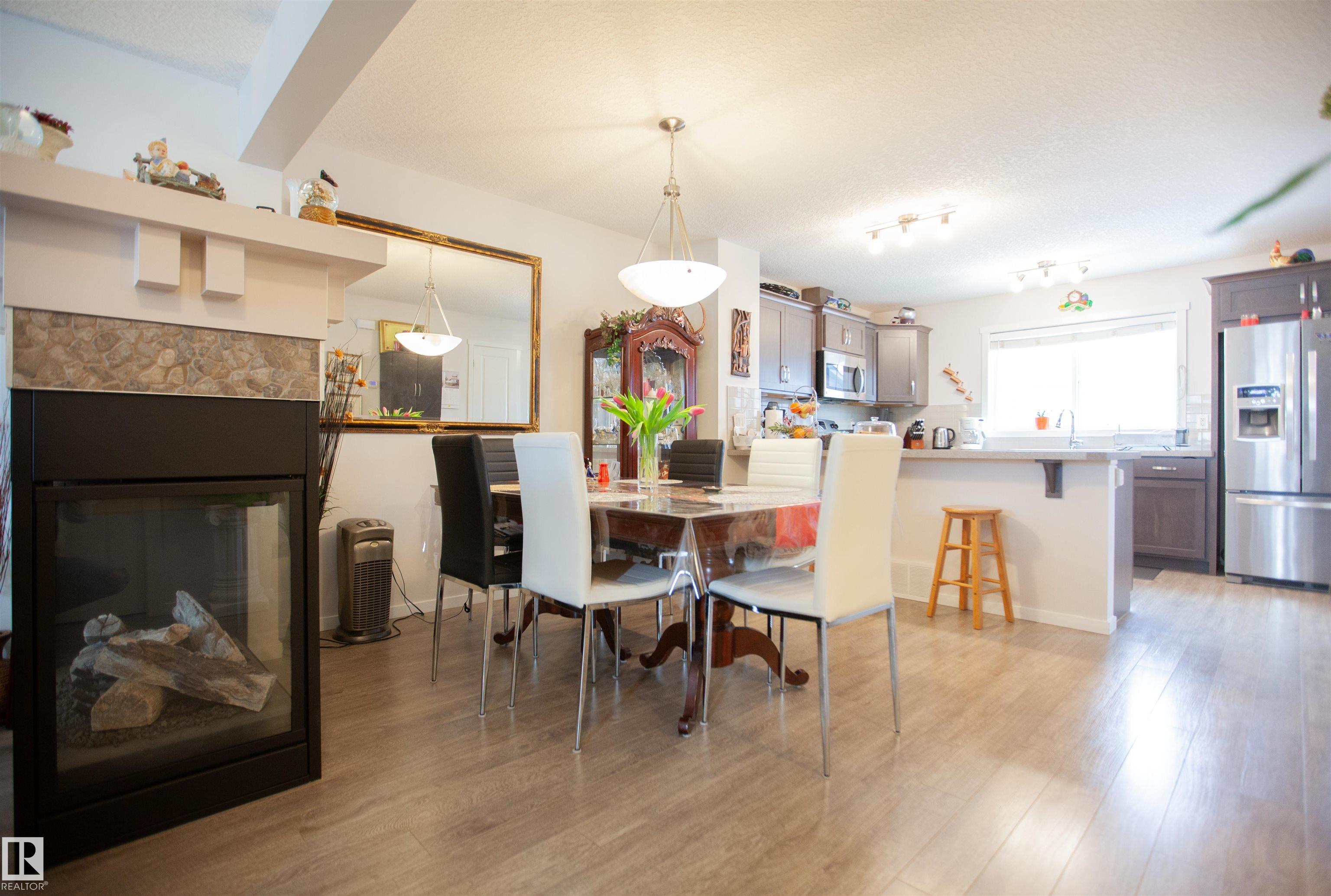 Photo 7 at 2902 Maple Way NW, Maple Crest, Edmonton