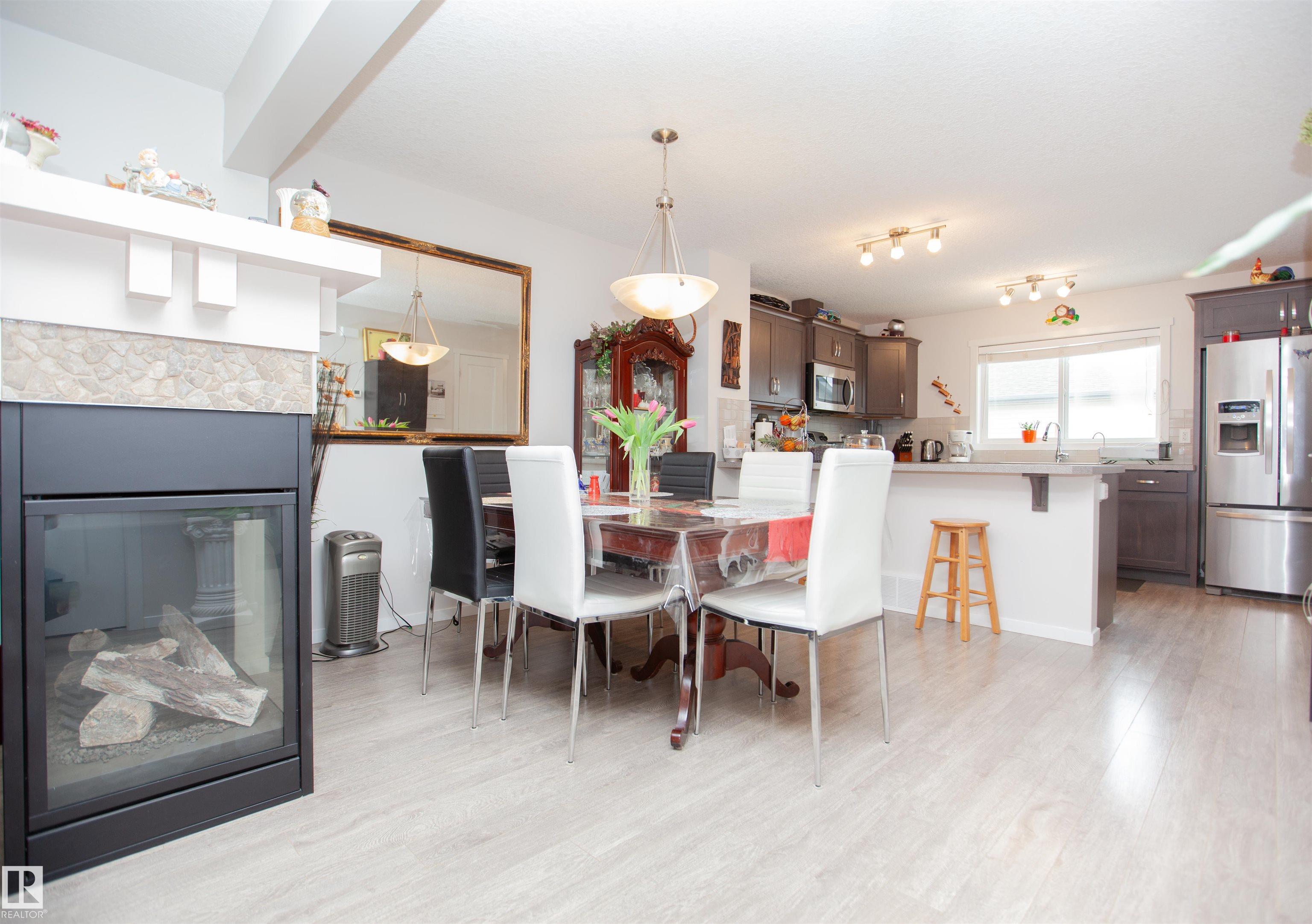 Photo 8 at 2902 Maple Way NW, Maple Crest, Edmonton