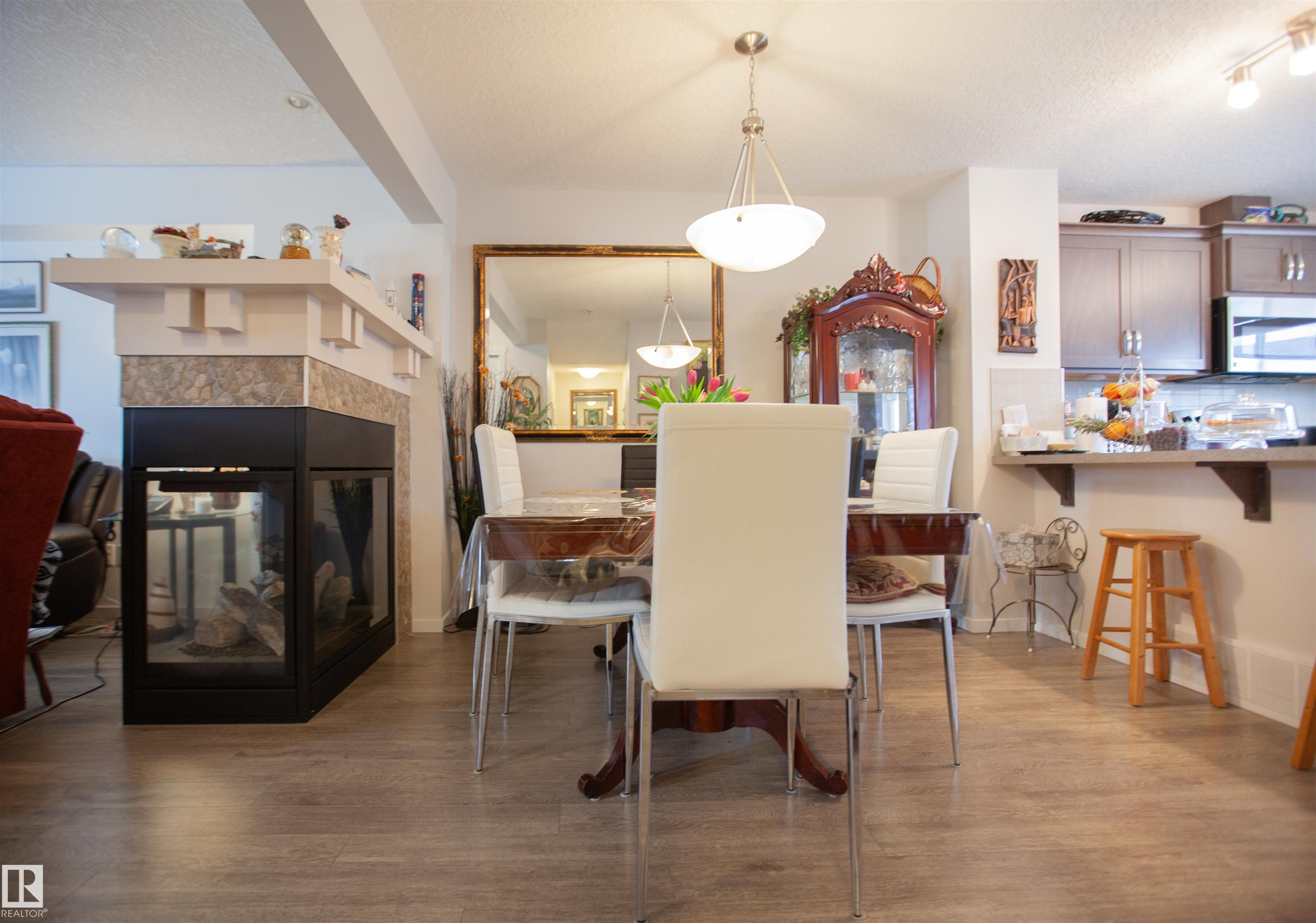 Photo 10 at 2902 Maple Way NW, Maple Crest, Edmonton