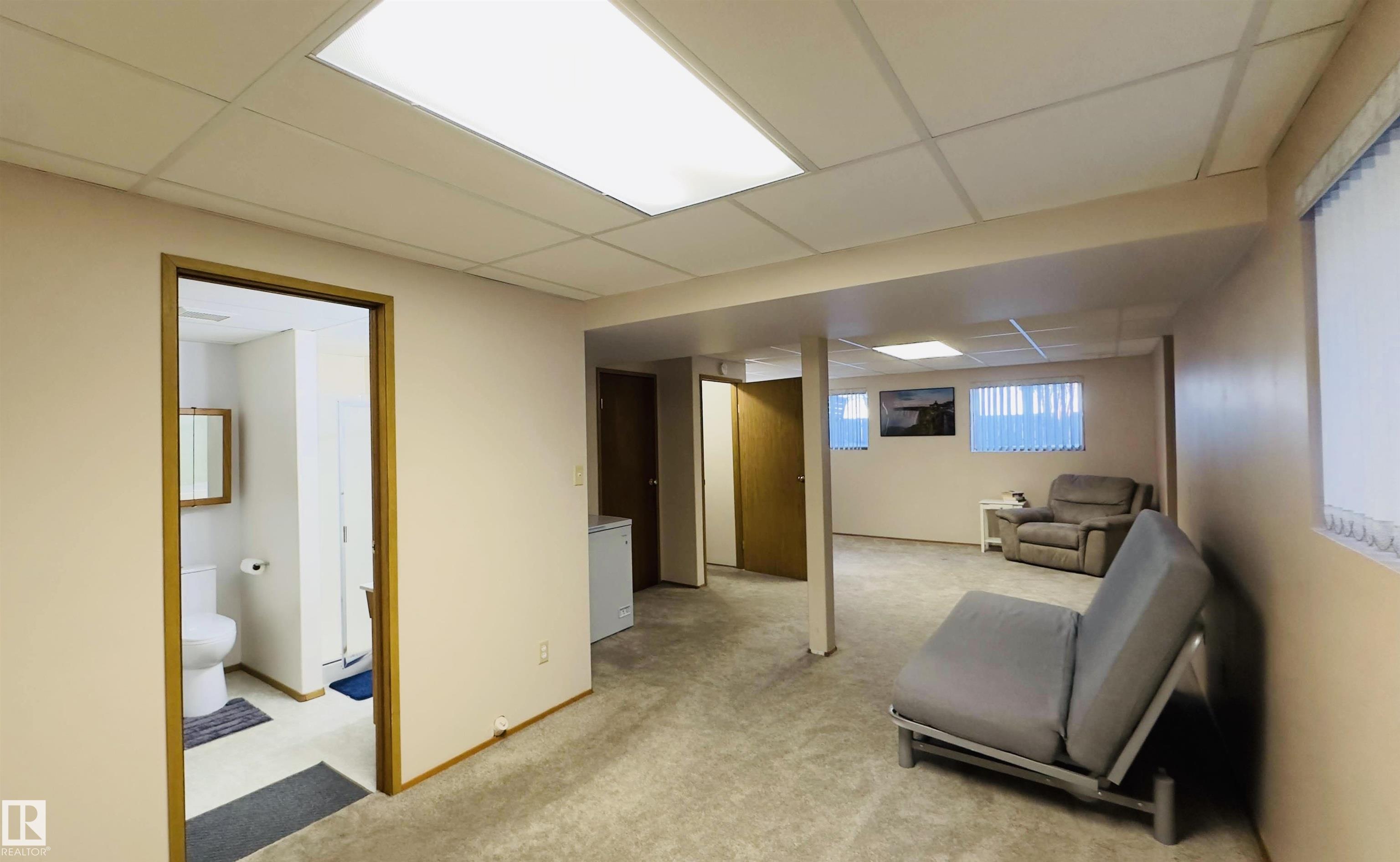 Photo 37 at 4513 10 Avenue NW, Crawford Plains, Edmonton