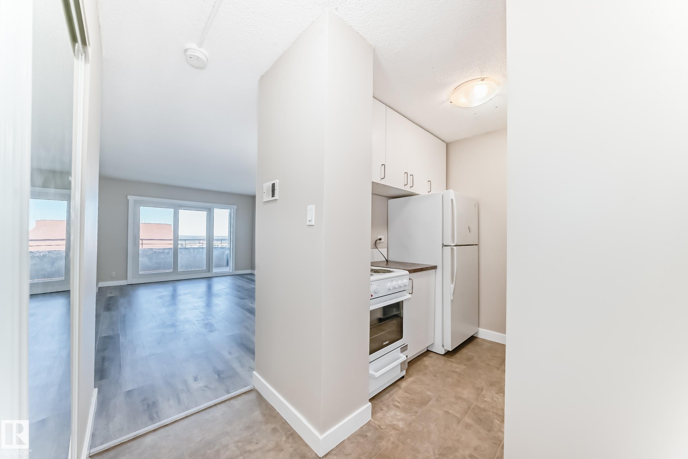 1207 - 10140 120 Street NW, Wîhkwêntôwin, Edmonton