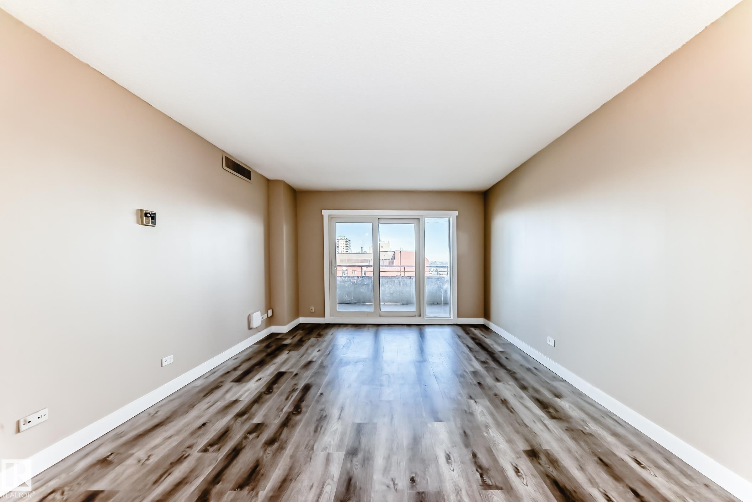 Photo 11 at 1207 - 10140 120 Street NW, Wîhkwêntôwin, Edmonton