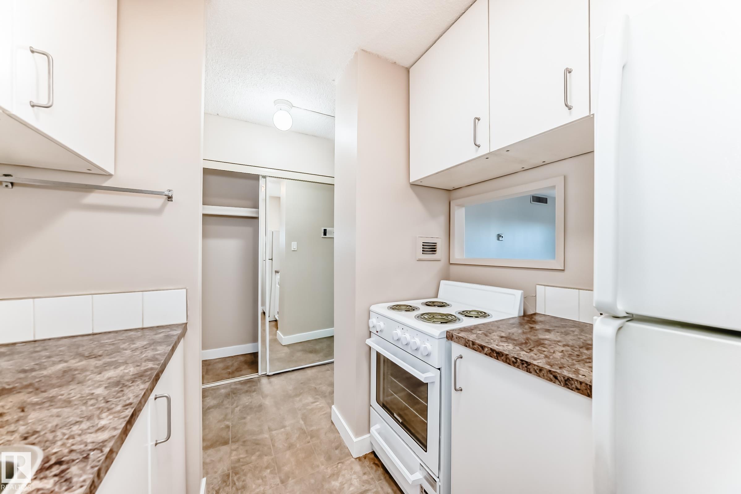 Photo 8 at 1207 - 10140 120 Street NW, Wîhkwêntôwin, Edmonton