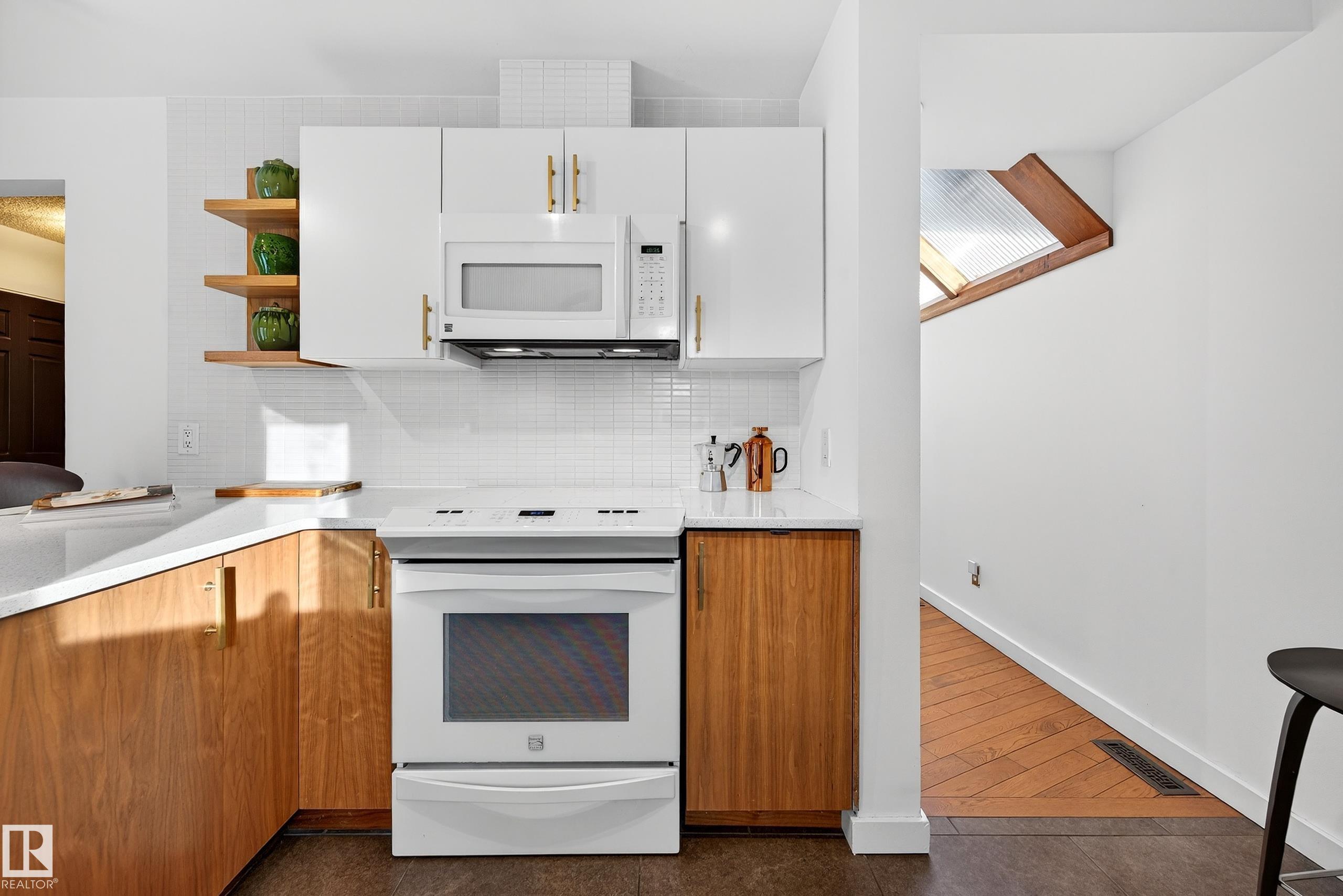 https://zimg.paragon.ice.com/ParagonImages/Property/PM/RAE/225389864/19/0/0/1262e2eb36db17210193a888d1d925f1/1/504ef9455d792c0956ba9ae0211bb2f3/225389864-DB7D3445-CECB-4AA7-B6EA-C47CB6728D12.JPG