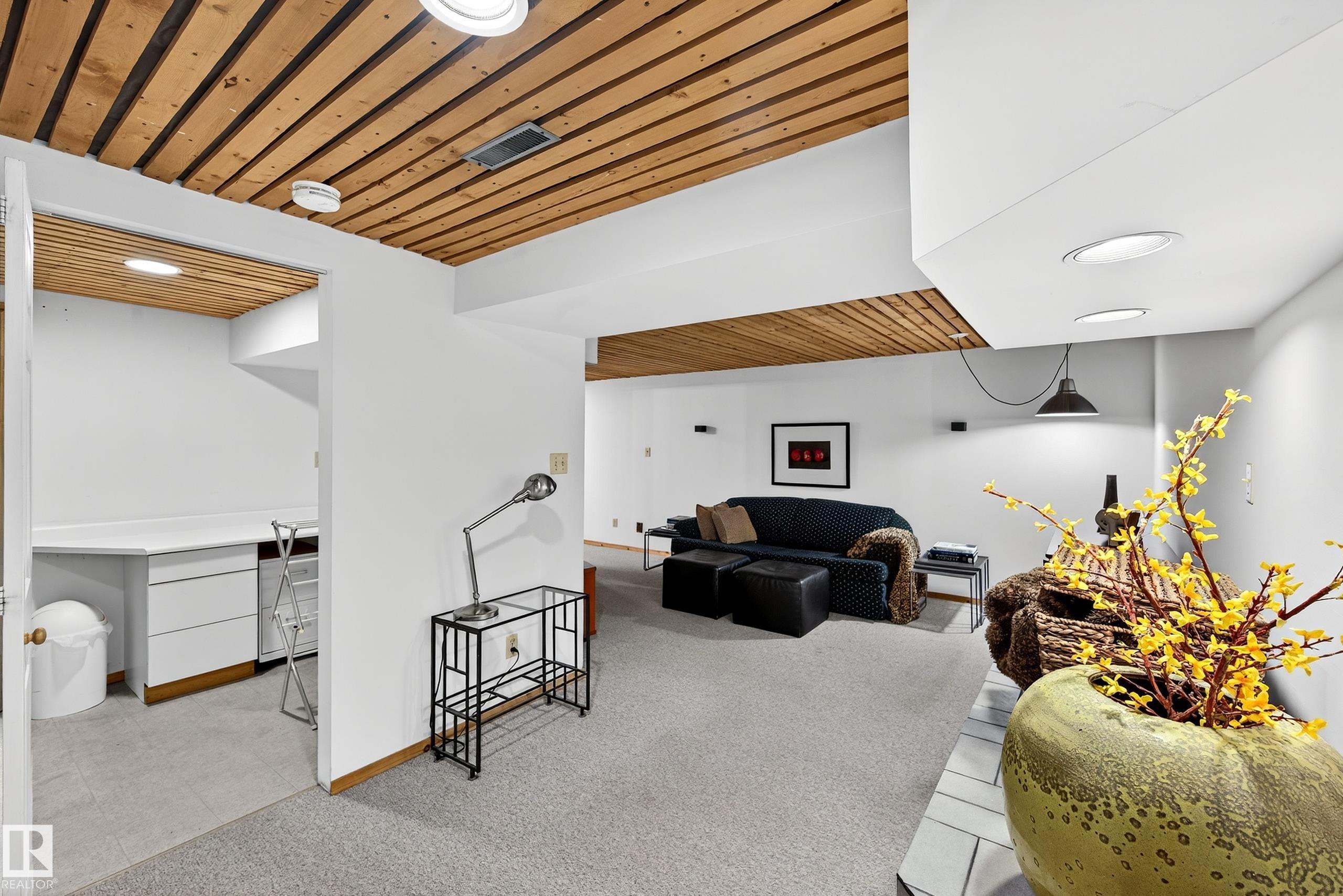https://zimg.paragon.ice.com/ParagonImages/Property/PM/RAE/225389864/39/0/0/b4fadf3635815cdc28ff488414174b2f/1/504ef9455d792c0956ba9ae0211bb2f3/225389864-BB148540-1D54-431B-986A-995C34404180.JPG