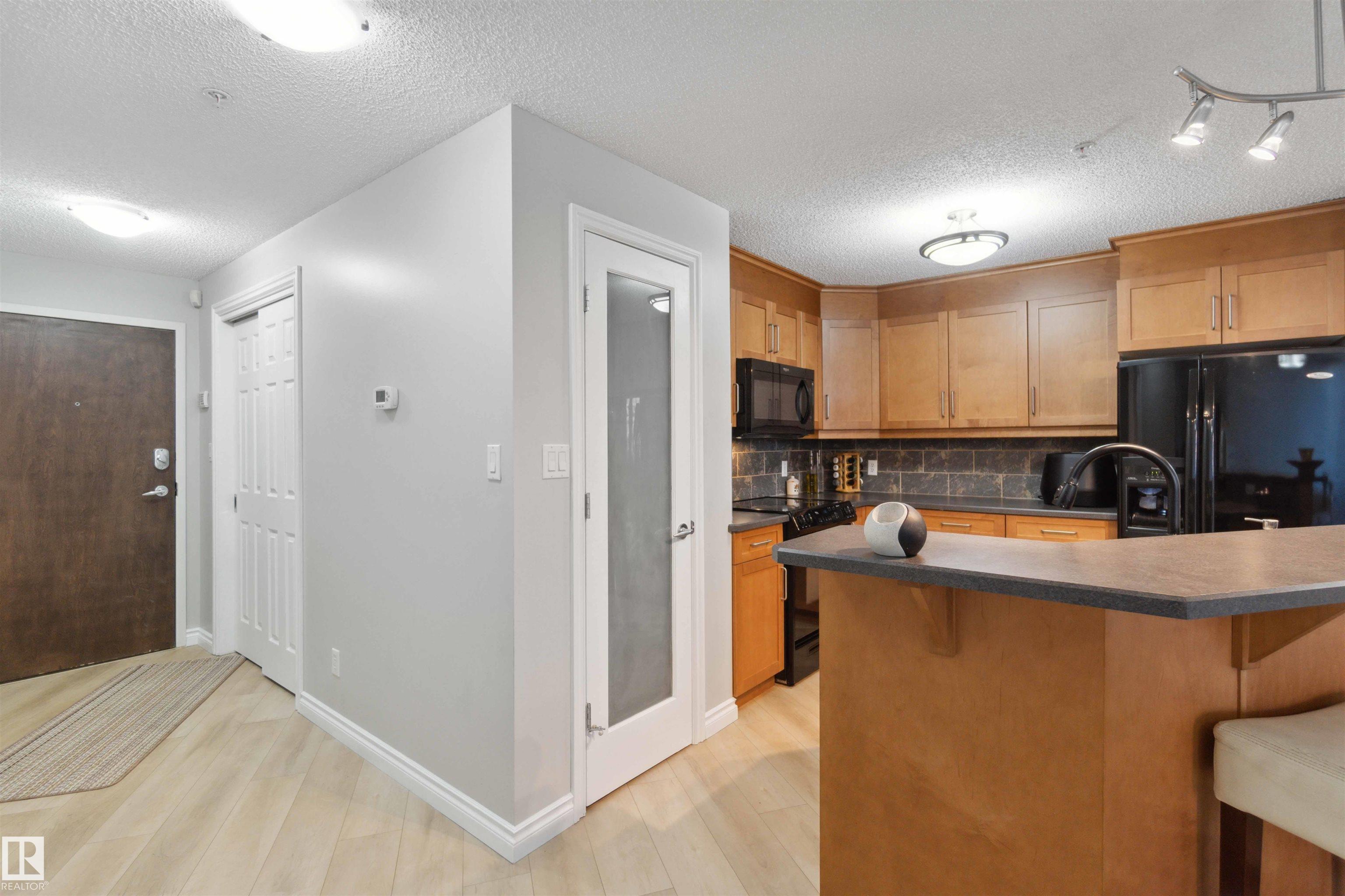 Picture for #402 9020 JASPER AV NW