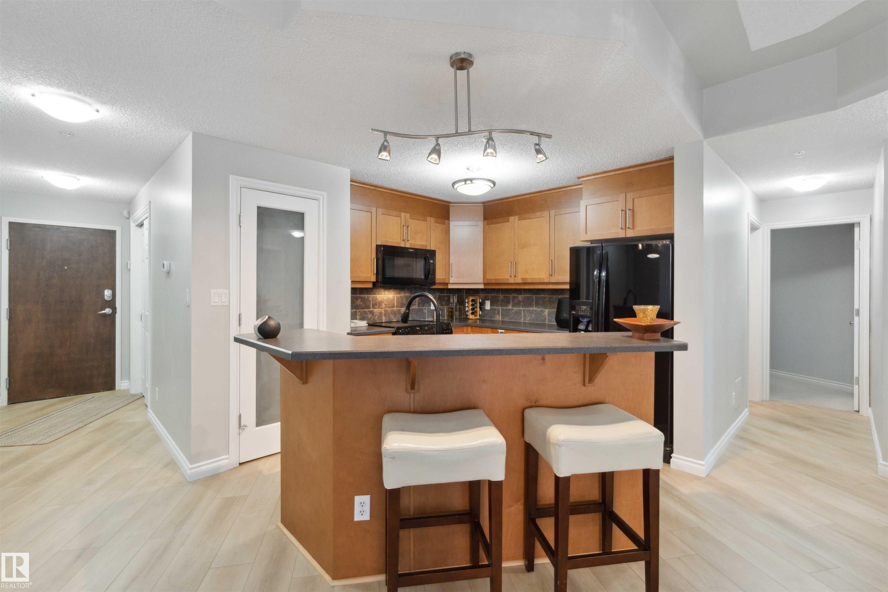 402 - 9020 Jasper Avenue NW, Boyle Street, Edmonton