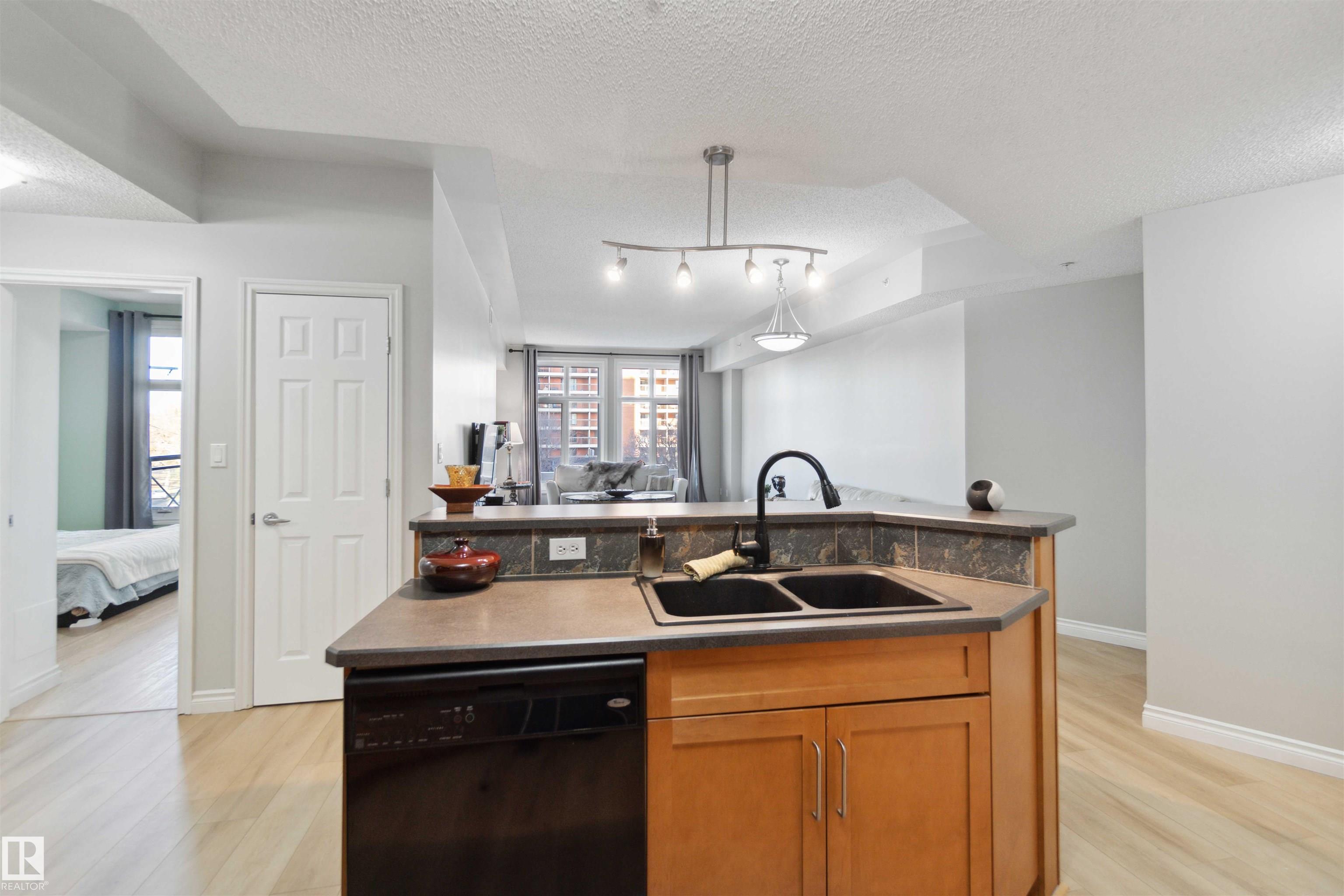 Photo 6 at 402 - 9020 Jasper Avenue NW, Boyle Street, Edmonton