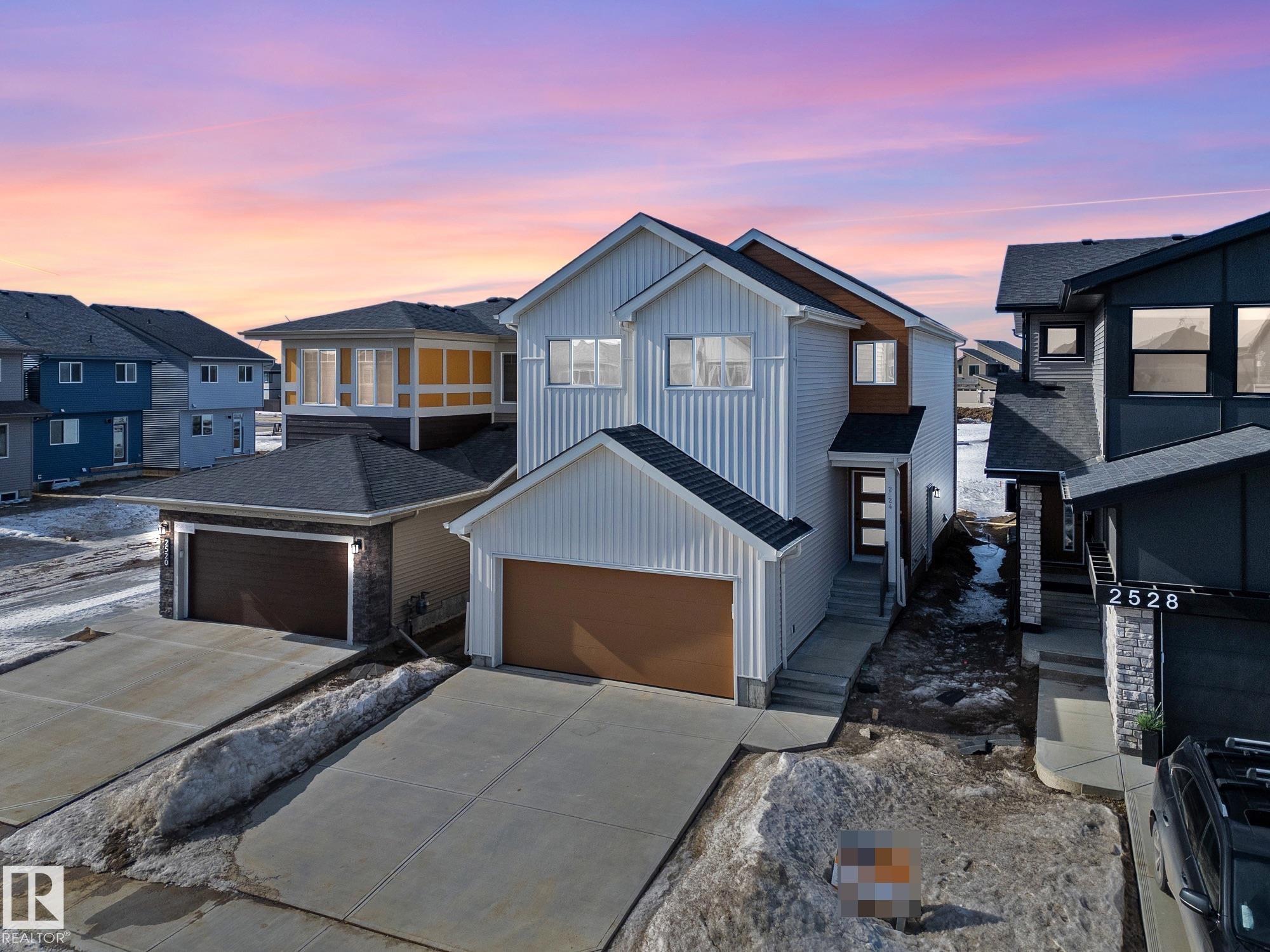 2524 211 Street NW, The Uplands, Edmonton photo number 2