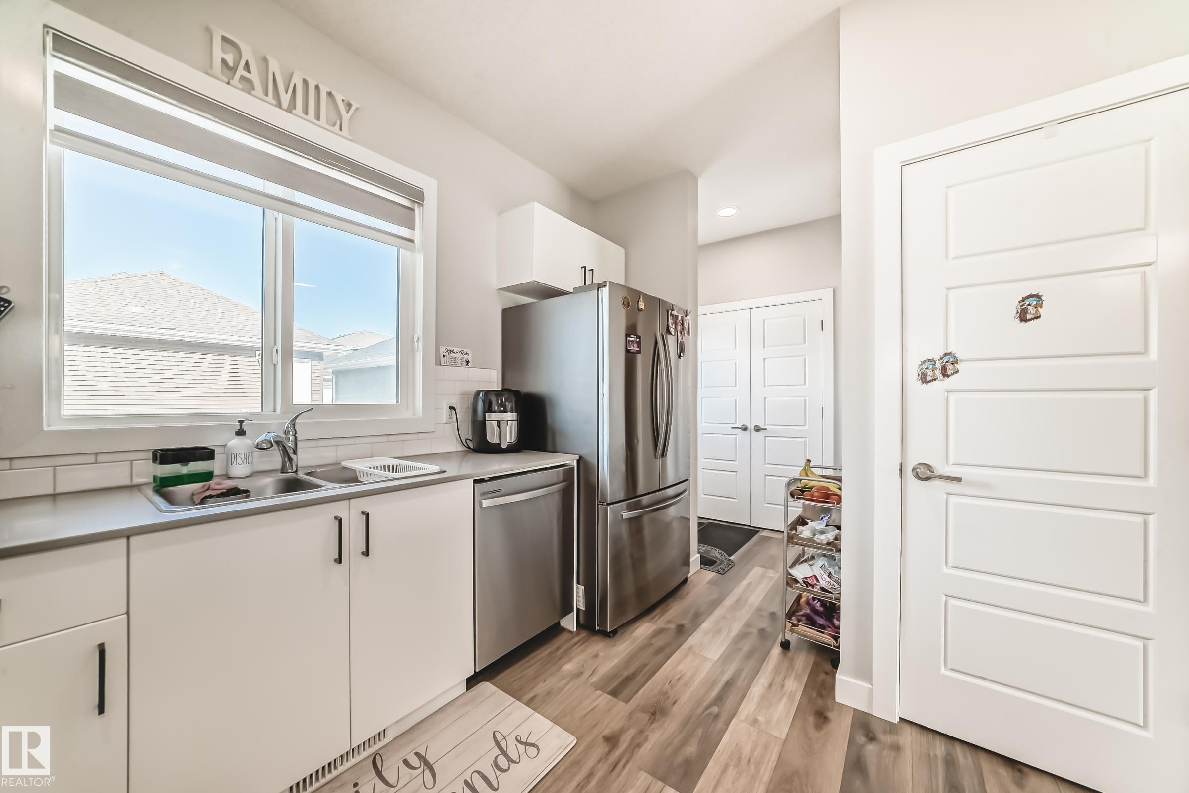 Photo 13 at 572 Glenridding Ravine Drive SW, Glenridding Ravine, Edmonton