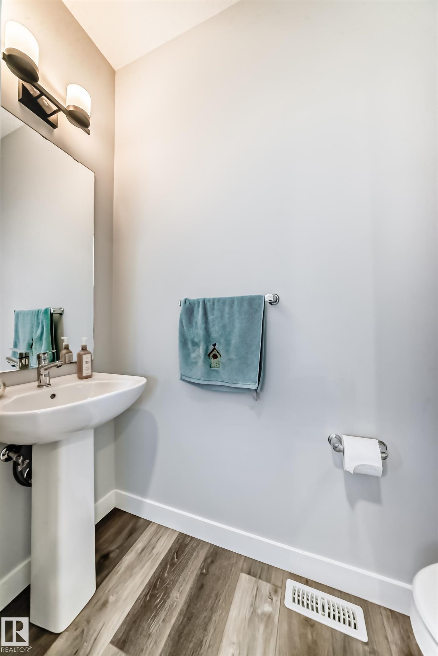 Photo 22 at 572 Glenridding Ravine Drive SW, Glenridding Ravine, Edmonton