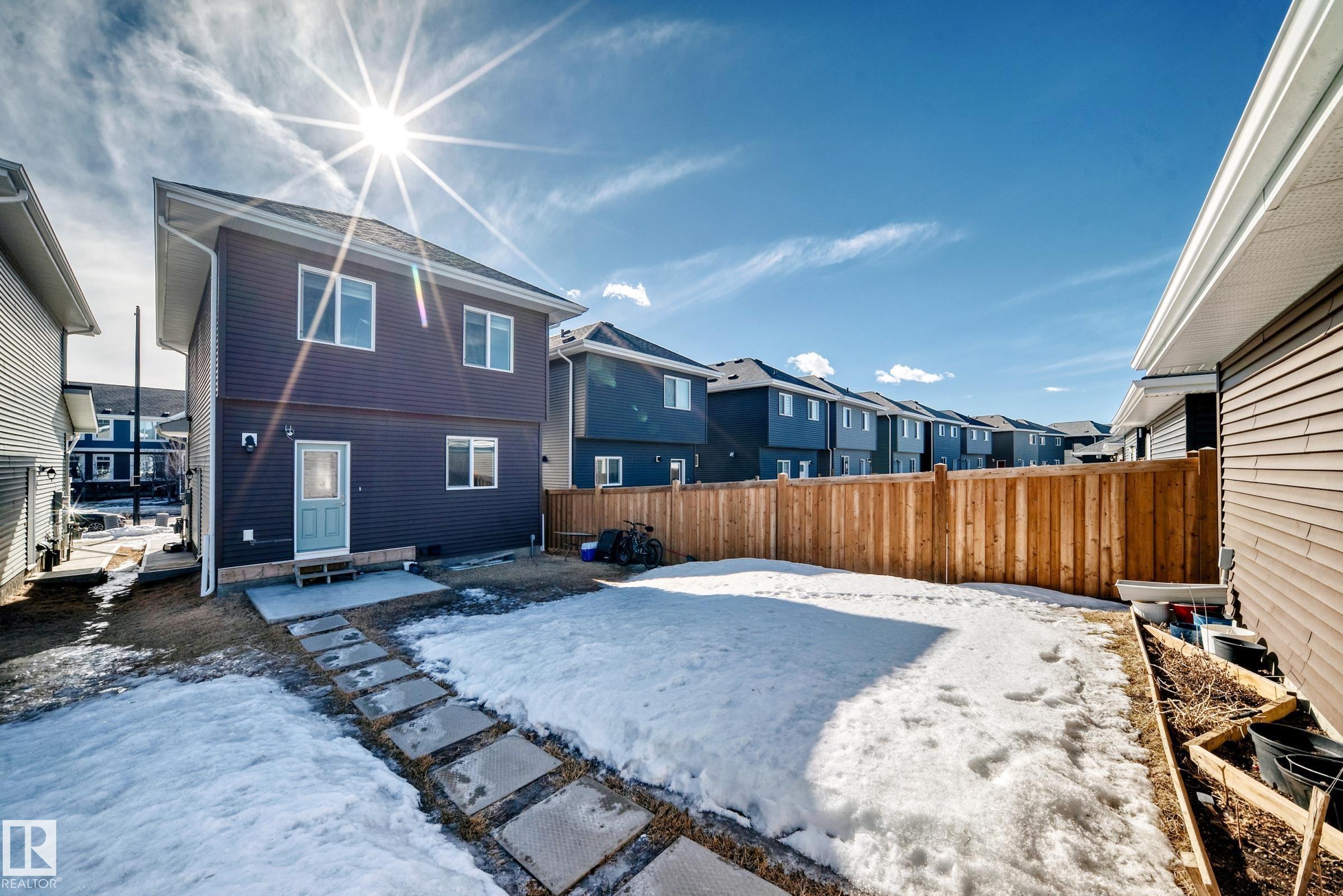 Photo 4 at 572 Glenridding Ravine Drive SW, Glenridding Ravine, Edmonton