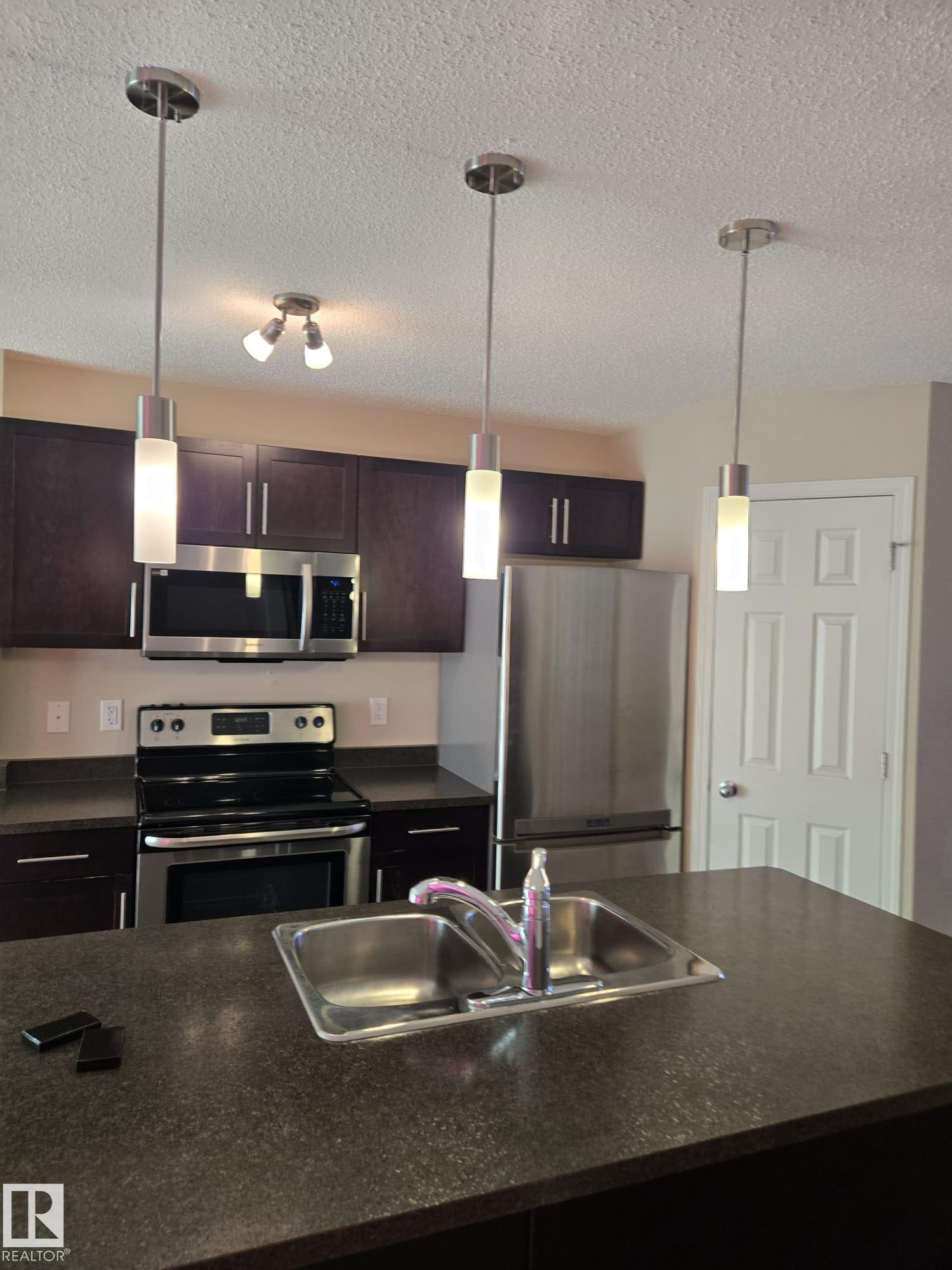 Picture for 4705 CRABAPPLE RUN RU SW