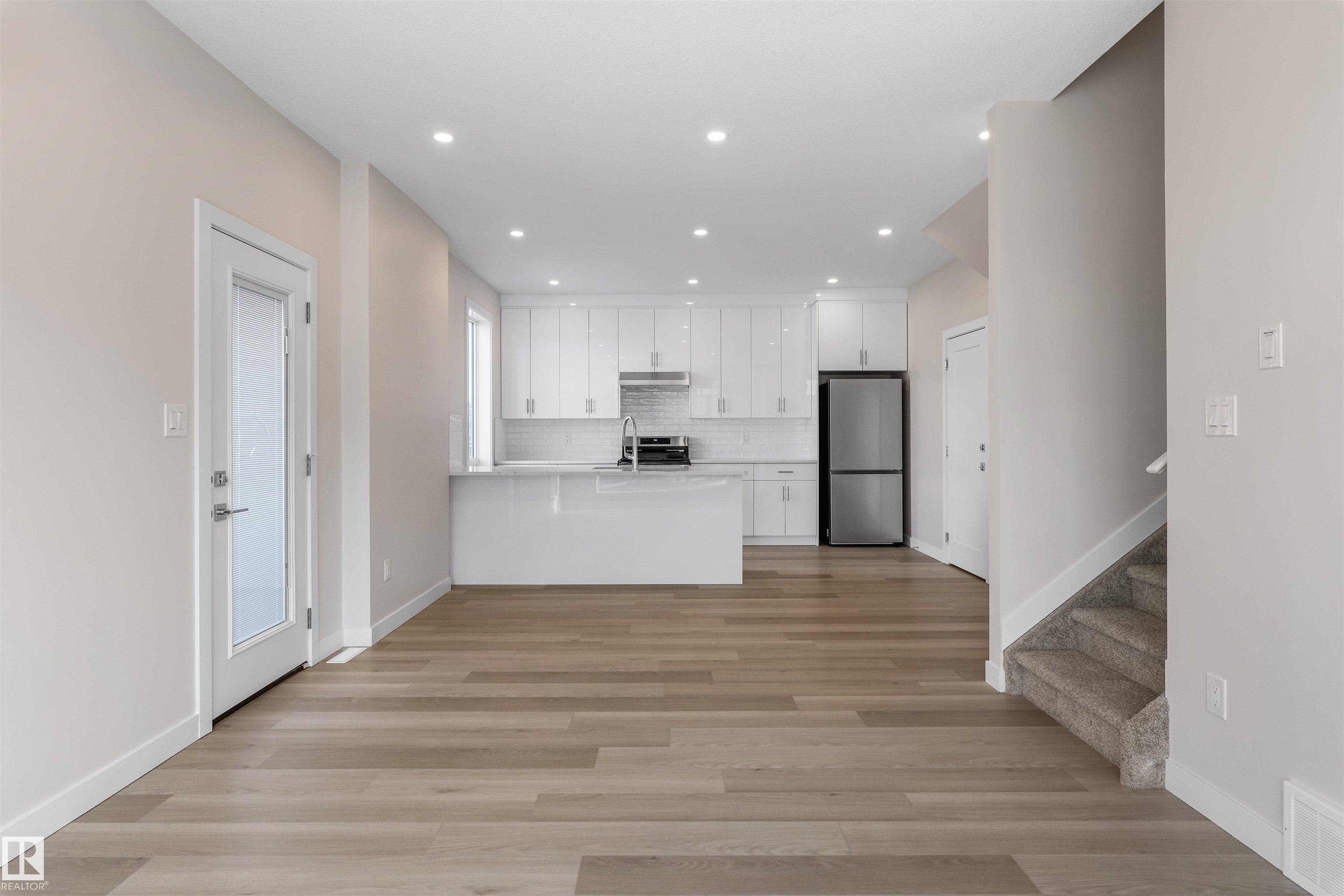 Photo 5 at 10011 162 Street NW, Glenwood, Edmonton