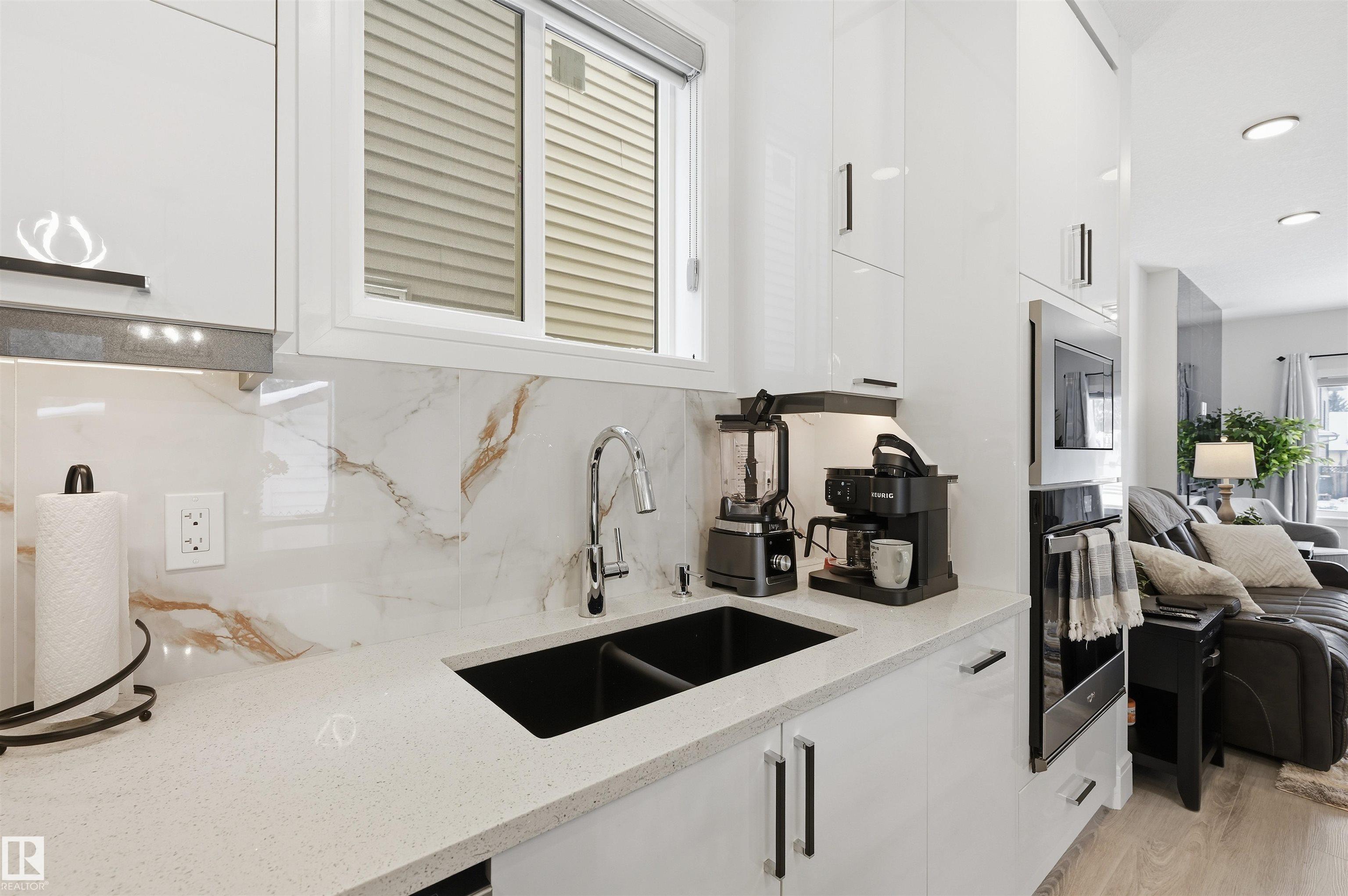 Photo 14 at 10909 151 Street NW, High Park, Edmonton