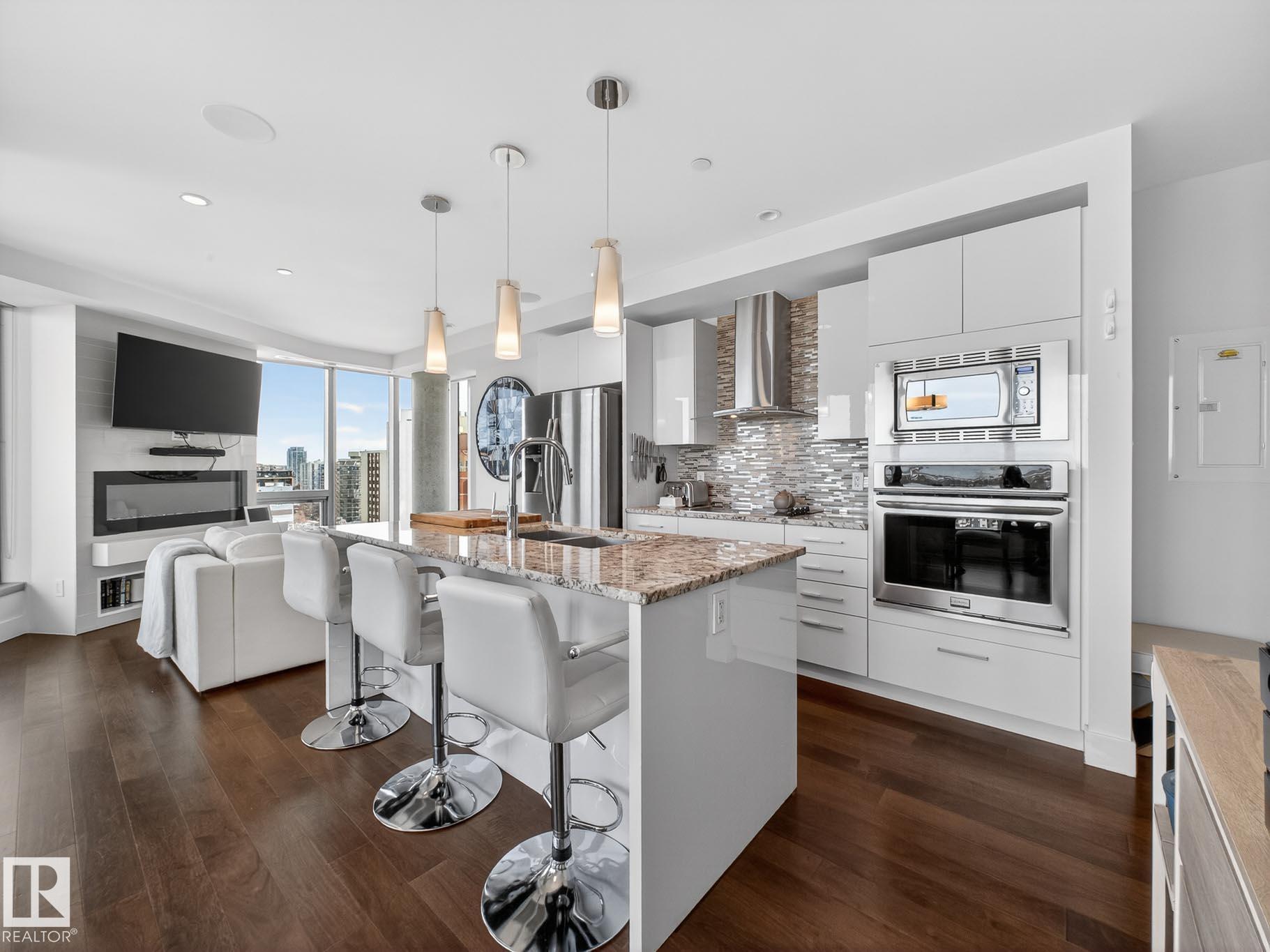 Photo 13 at 1401 - 11969 Jasper Avenue NW, Wîhkwêntôwin, Edmonton