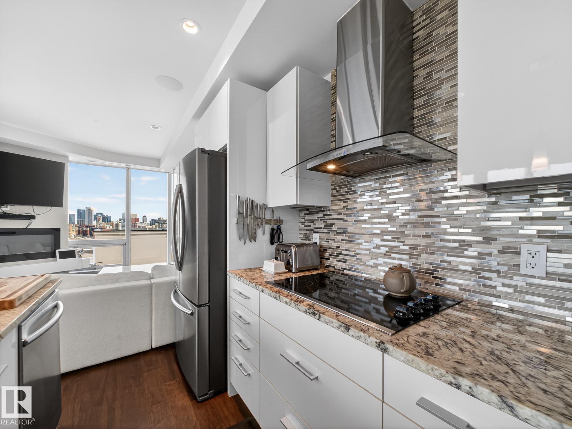 Photo 15 at 1401 - 11969 Jasper Avenue NW, Wîhkwêntôwin, Edmonton