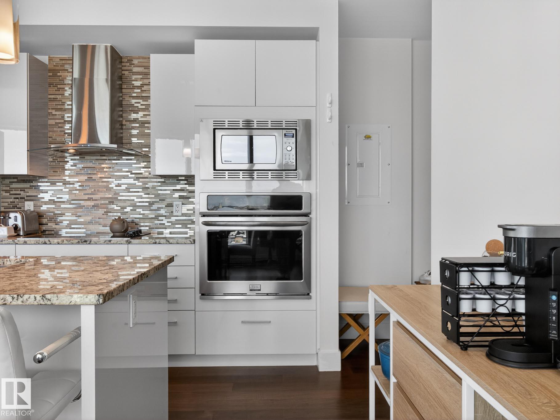 Photo 17 at 1401 - 11969 Jasper Avenue NW, Wîhkwêntôwin, Edmonton