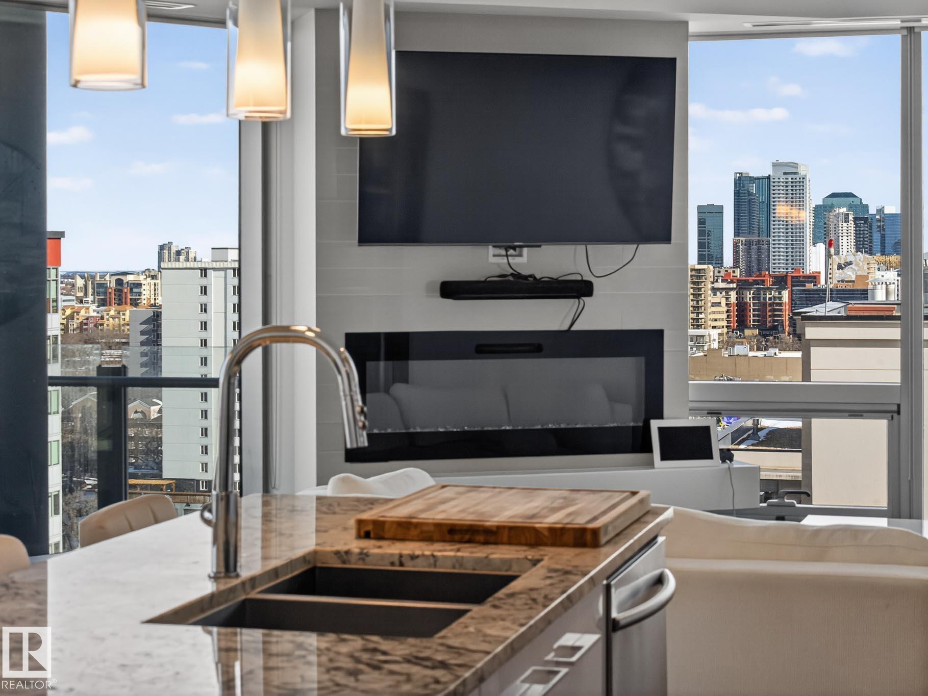 Photo 10 at 1401 - 11969 Jasper Avenue NW, Wîhkwêntôwin, Edmonton