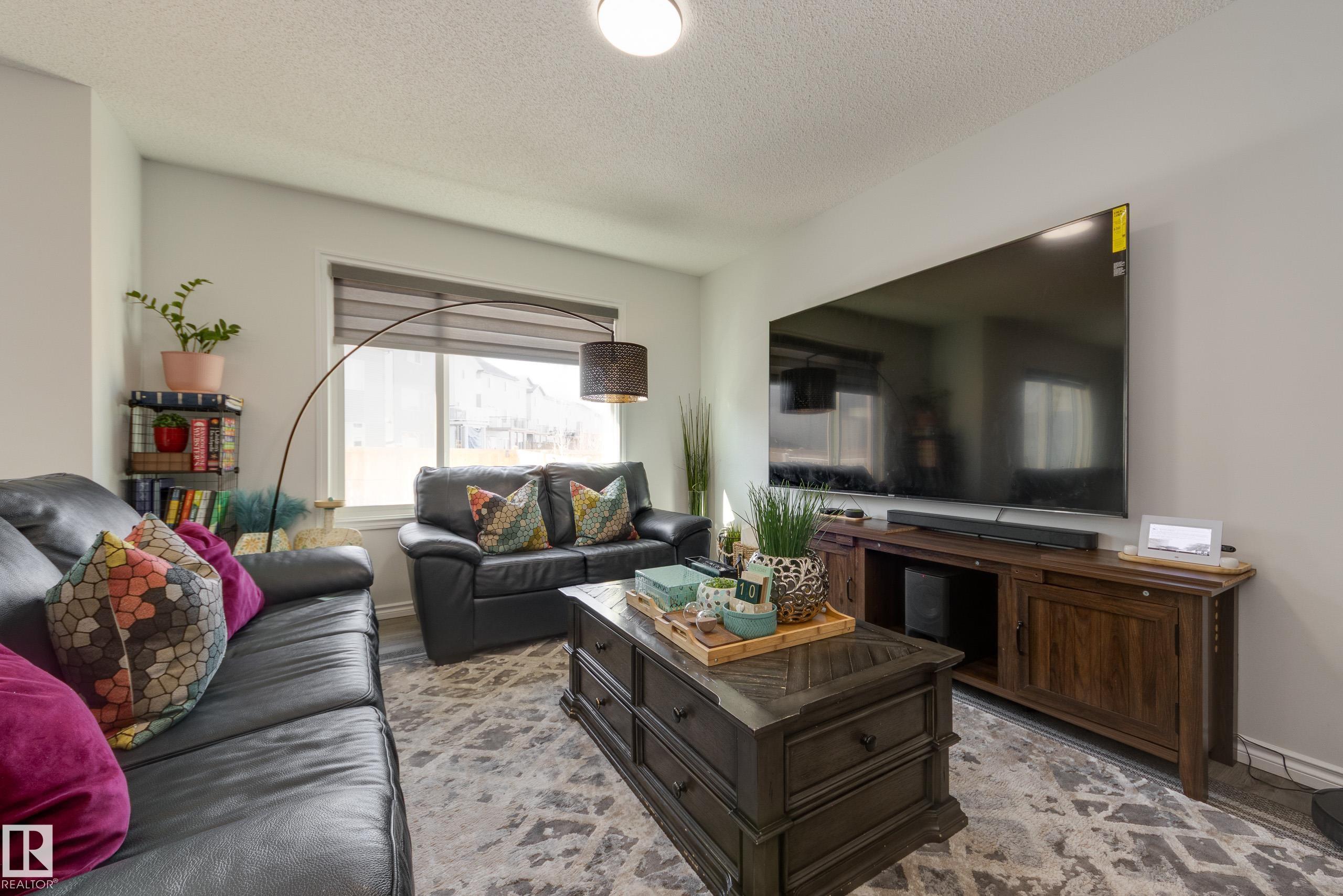 Photo 6 at 5112 Lark Crescent NW, Kinglet Gardens, Edmonton