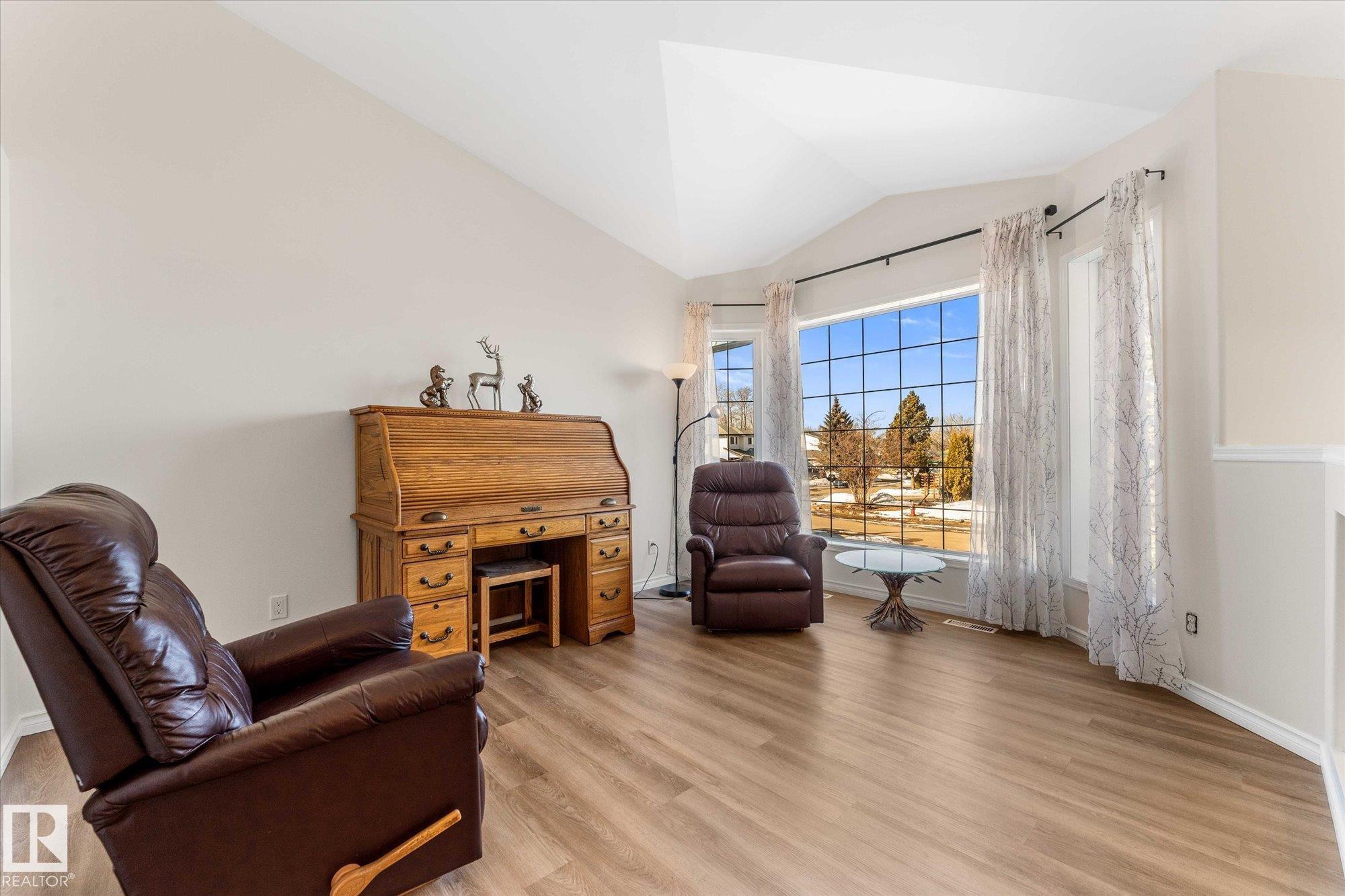 Photo 8 at 34 La Costa Fairway Close, The Fairways, Stony Plain