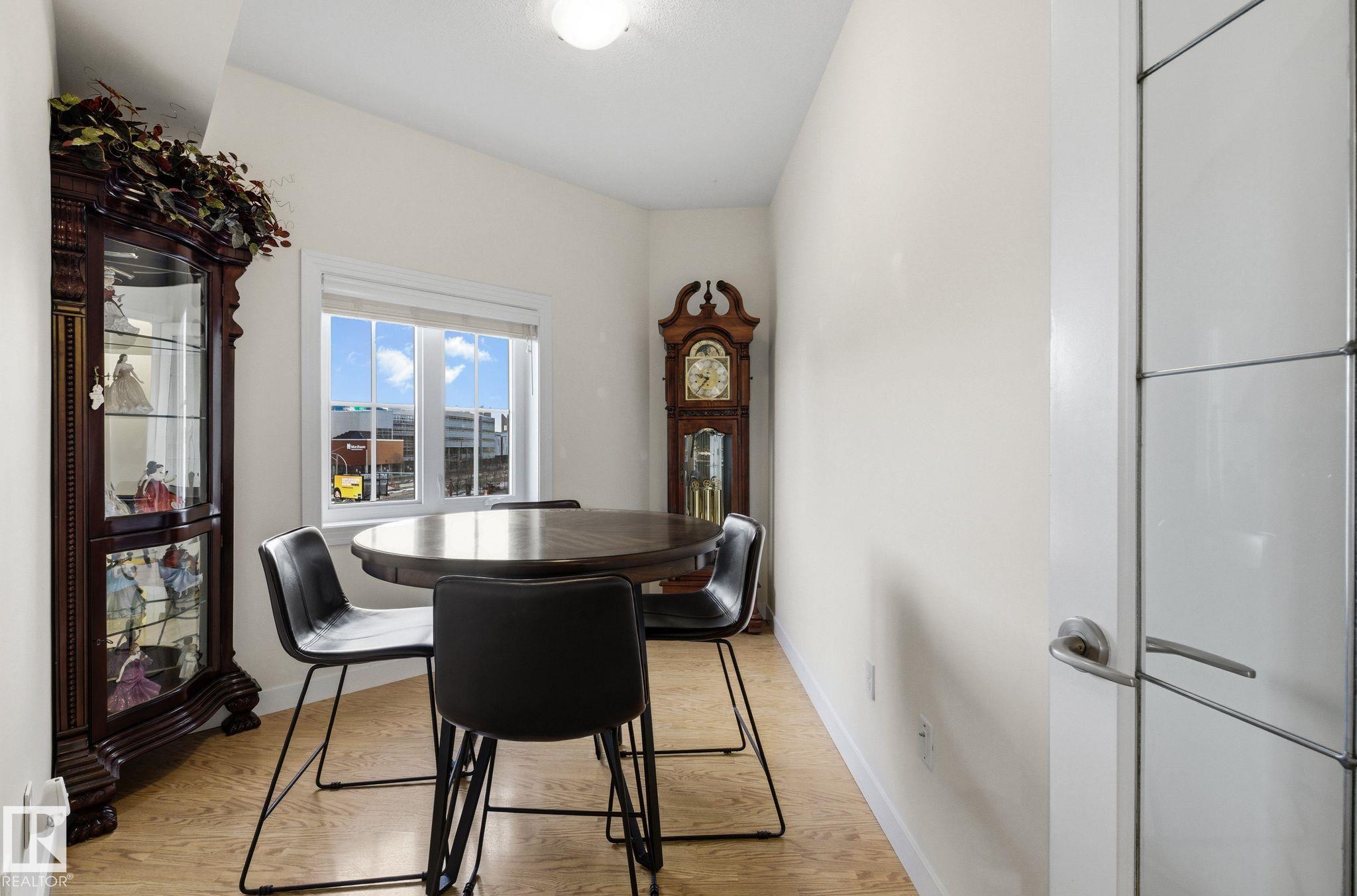 Photo 11 at 406 - 10333 112 Street NW, Wîhkwêntôwin, Edmonton