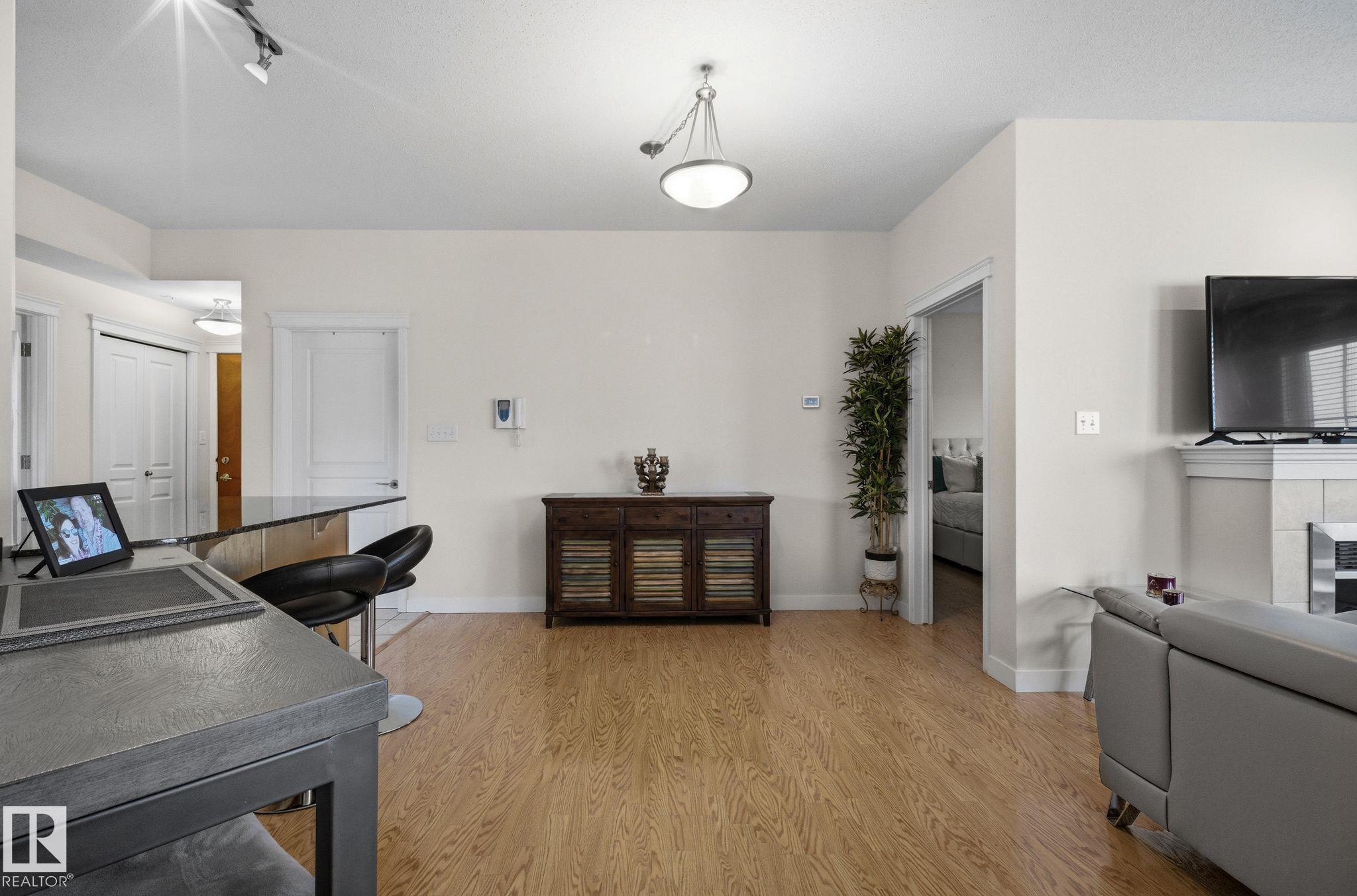 Photo 17 at 406 - 10333 112 Street NW, Wîhkwêntôwin, Edmonton