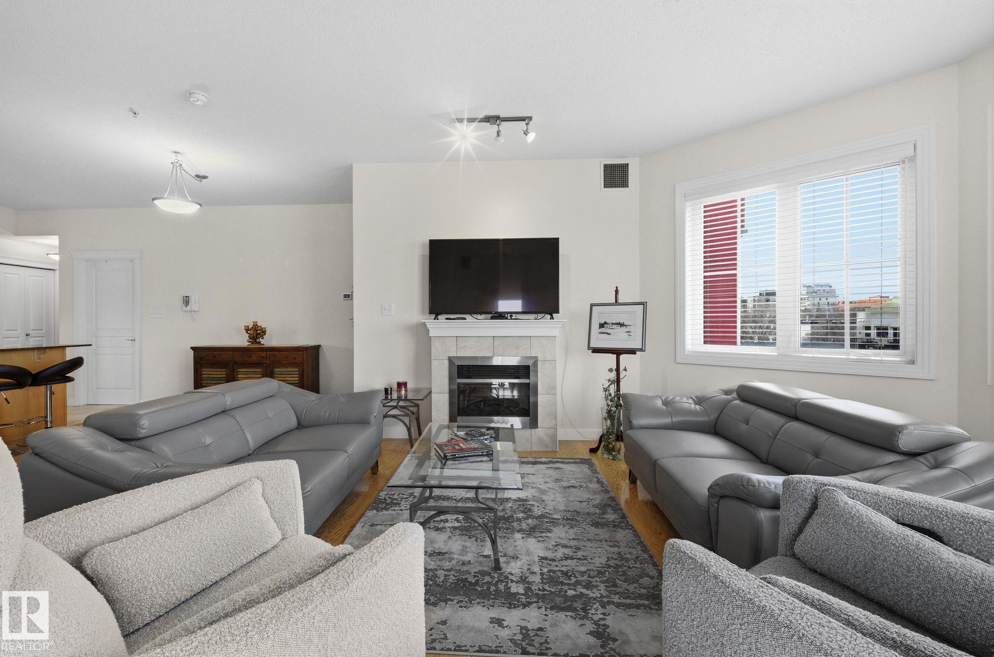 Photo 19 at 406 - 10333 112 Street NW, Wîhkwêntôwin, Edmonton