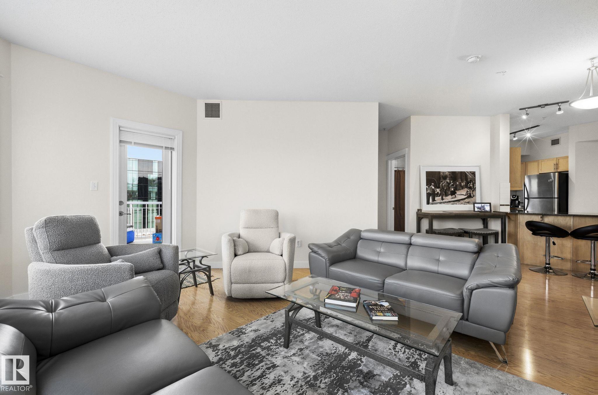 Photo 20 at 406 - 10333 112 Street NW, Wîhkwêntôwin, Edmonton