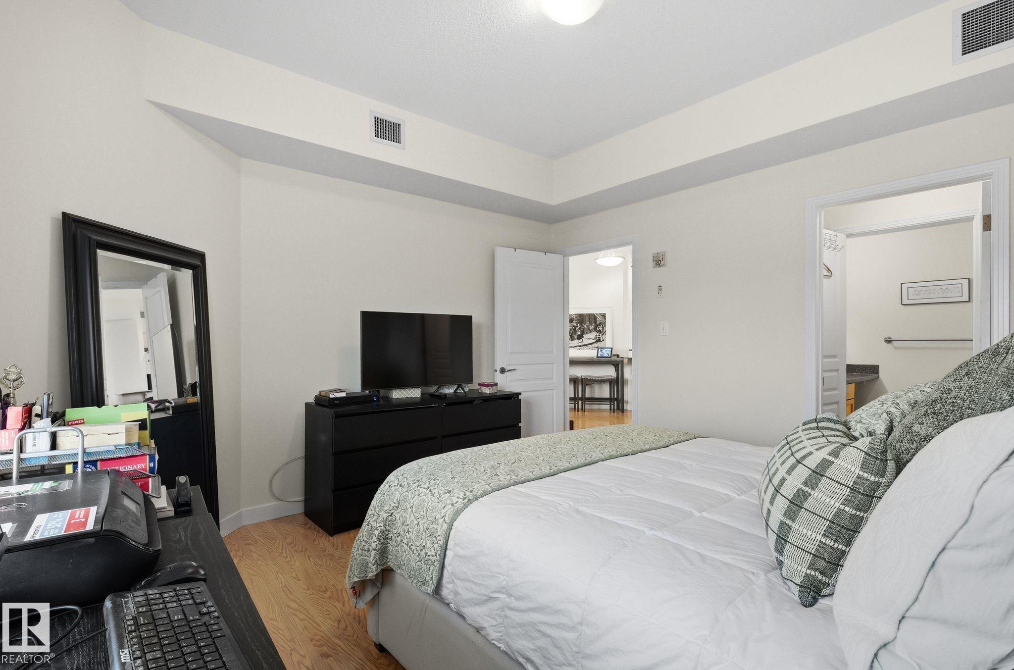 Photo 24 at 406 - 10333 112 Street NW, Wîhkwêntôwin, Edmonton