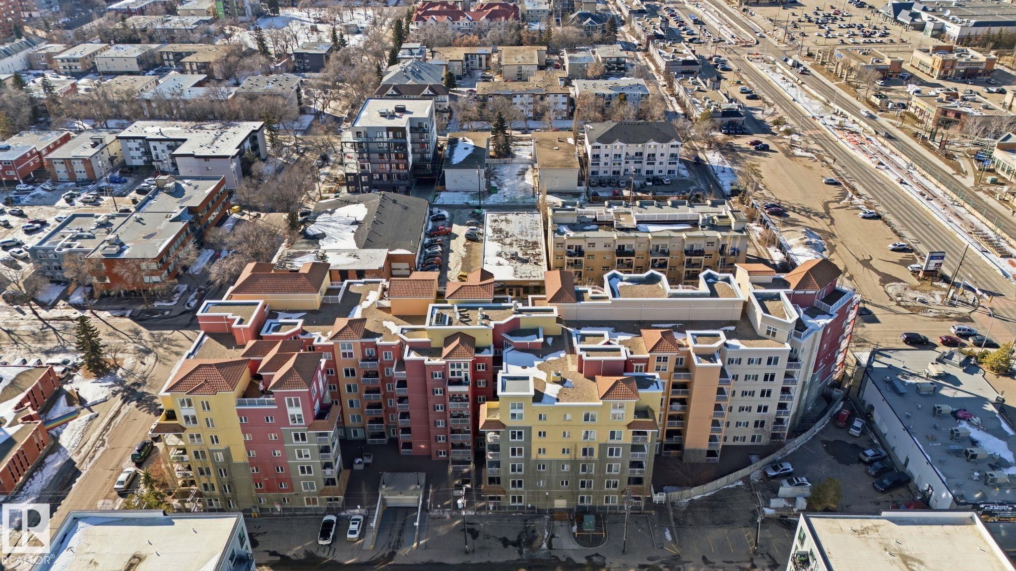 Photo 34 at 406 - 10333 112 Street NW, Wîhkwêntôwin, Edmonton