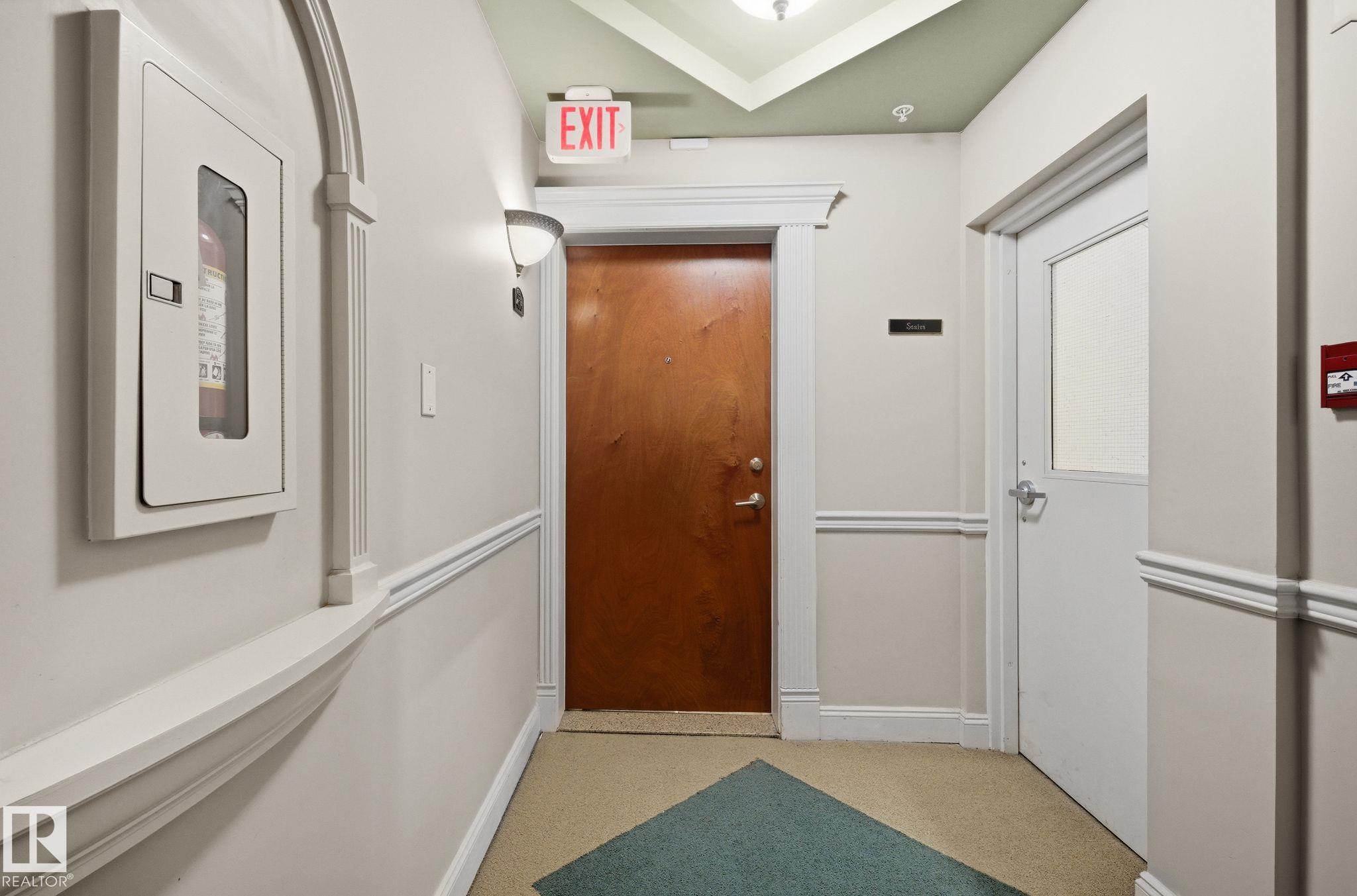 Photo 9 at 406 - 10333 112 Street NW, Wîhkwêntôwin, Edmonton