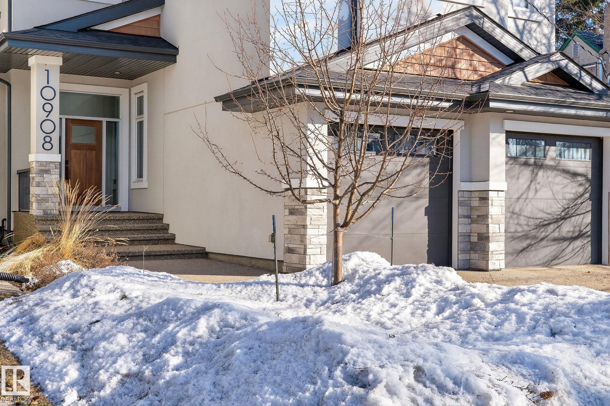 Photo 2 at 10908 57 Avenue NW, Pleasantview, Edmonton