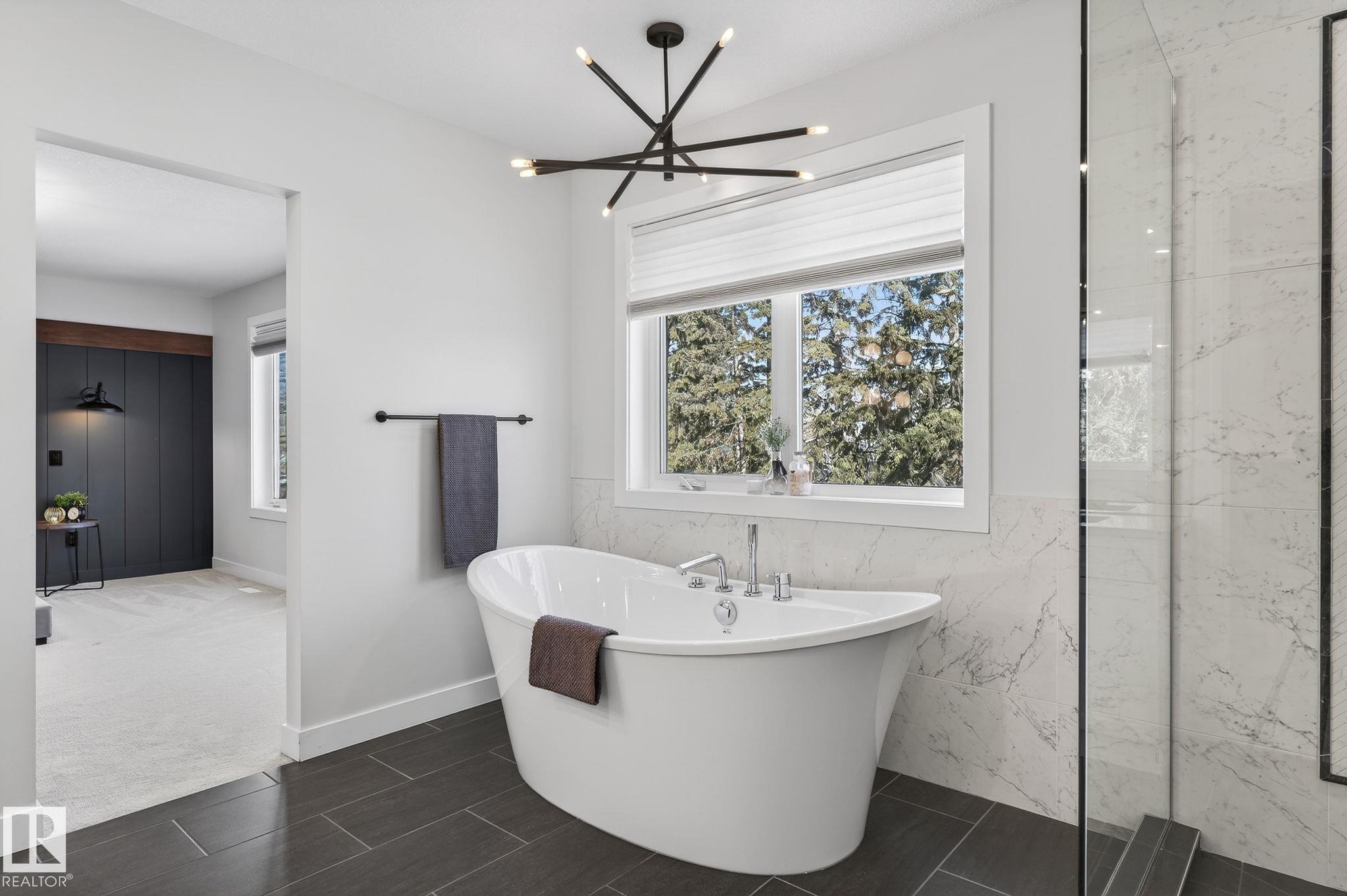 Photo 37 at 10908 57 Avenue NW, Pleasantview, Edmonton