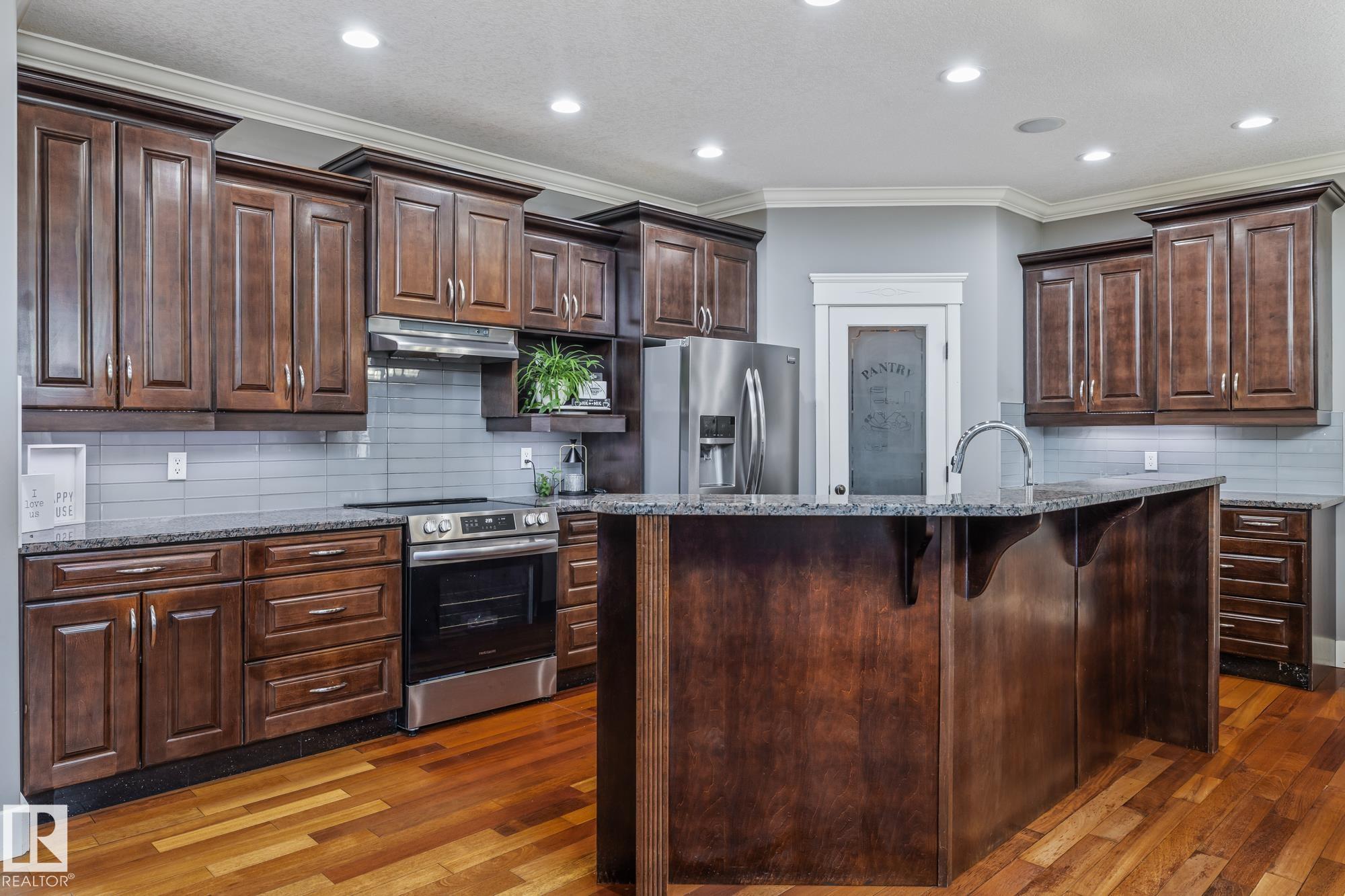 Photo 16 at 727 107a Street SW, Richford, Edmonton