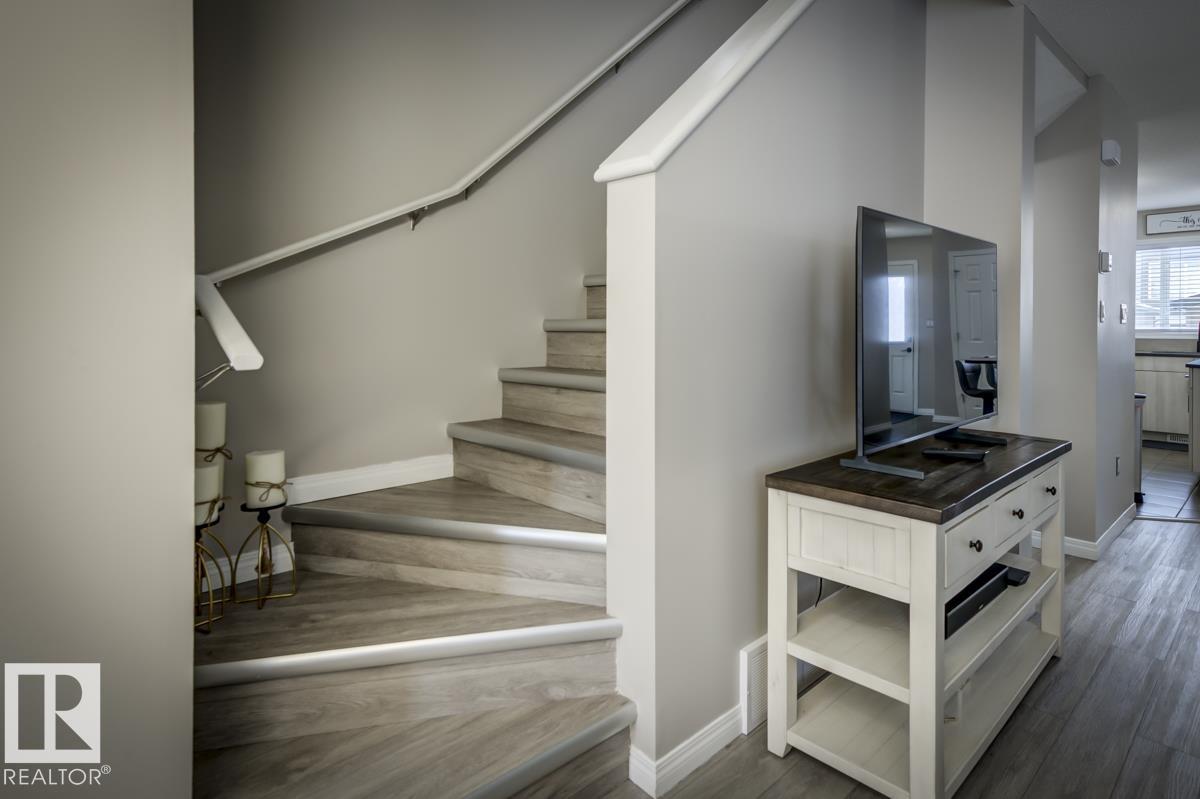 Photo 3 at 4317 Prowse Link SW, Paisley, Edmonton