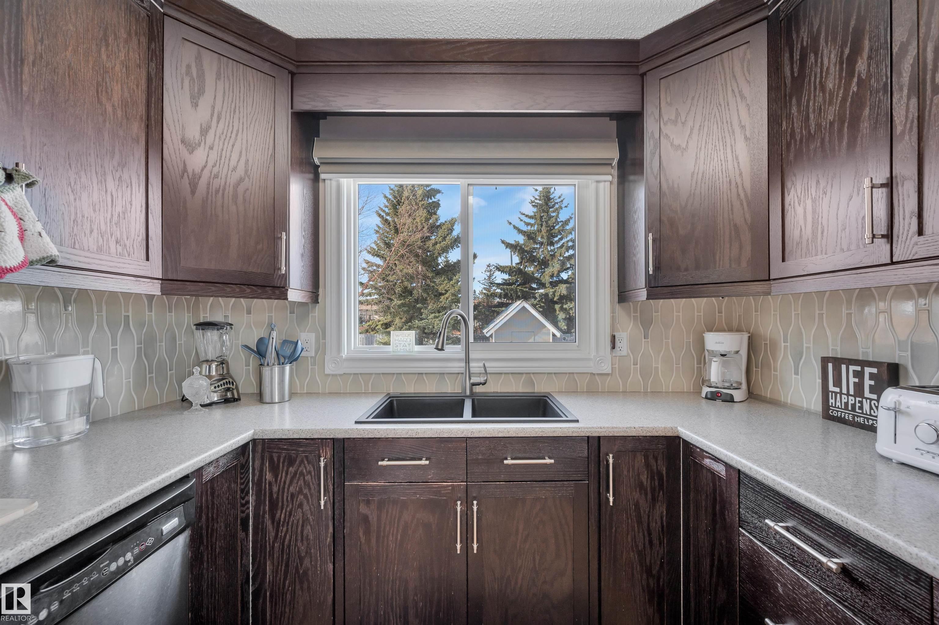 Photo 11 at 12944 28 Street NW, Kernohan, Edmonton