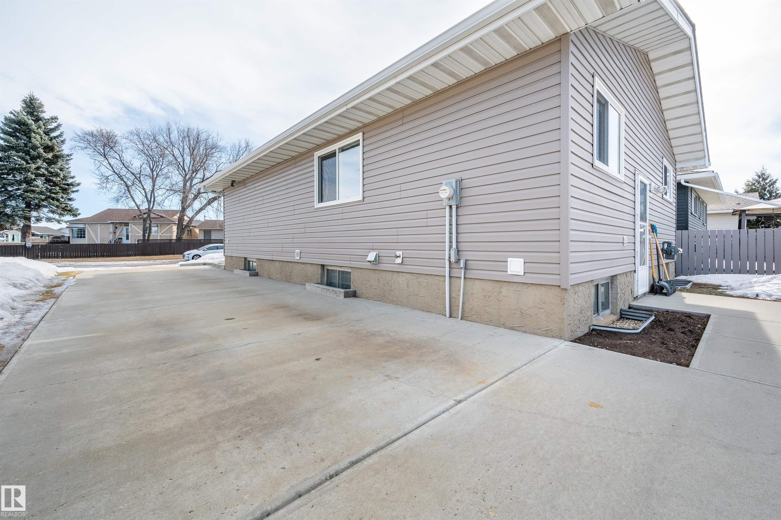 Photo 43 at 12944 28 Street NW, Kernohan, Edmonton