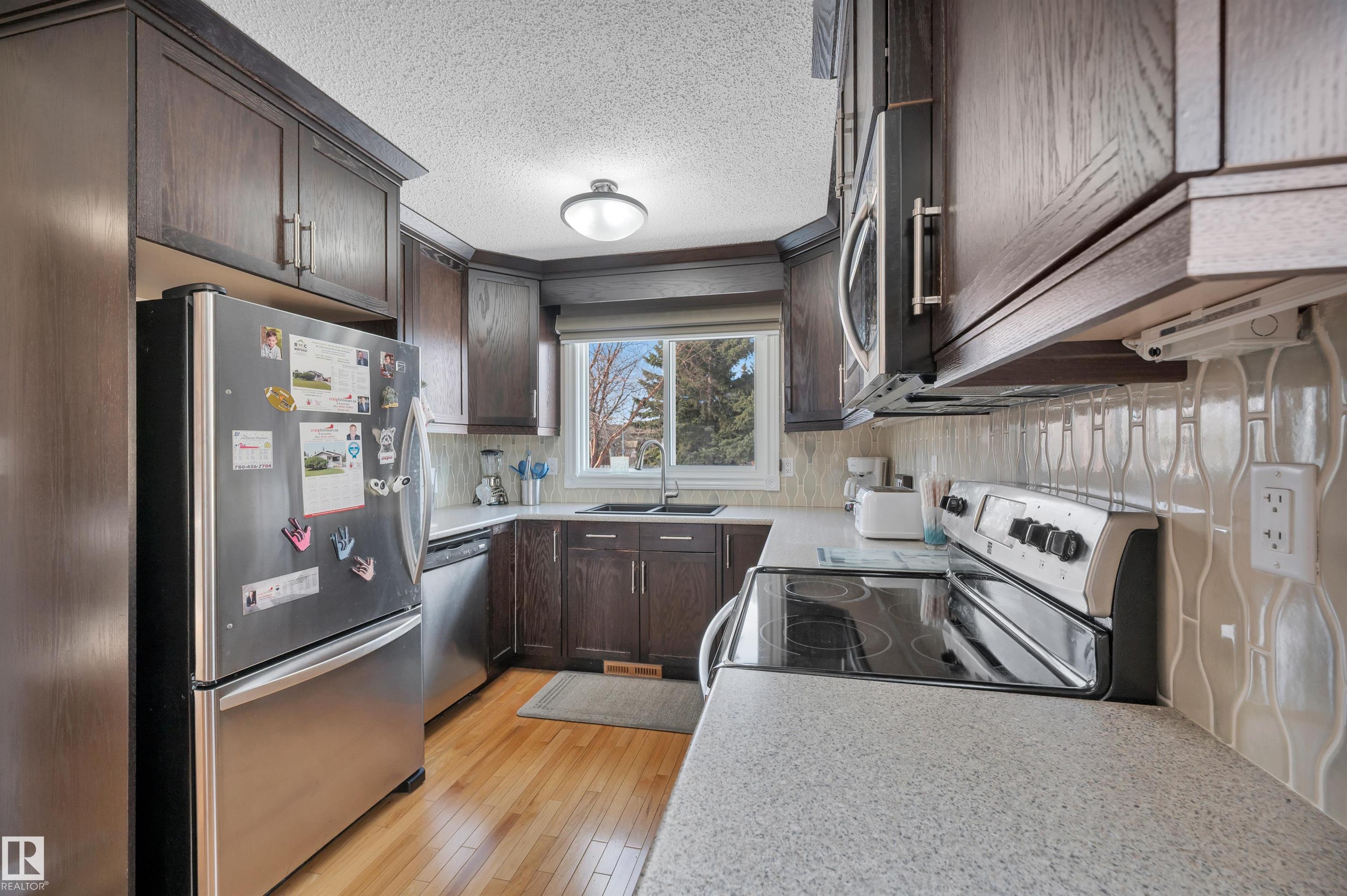 Photo 10 at 12944 28 Street NW, Kernohan, Edmonton