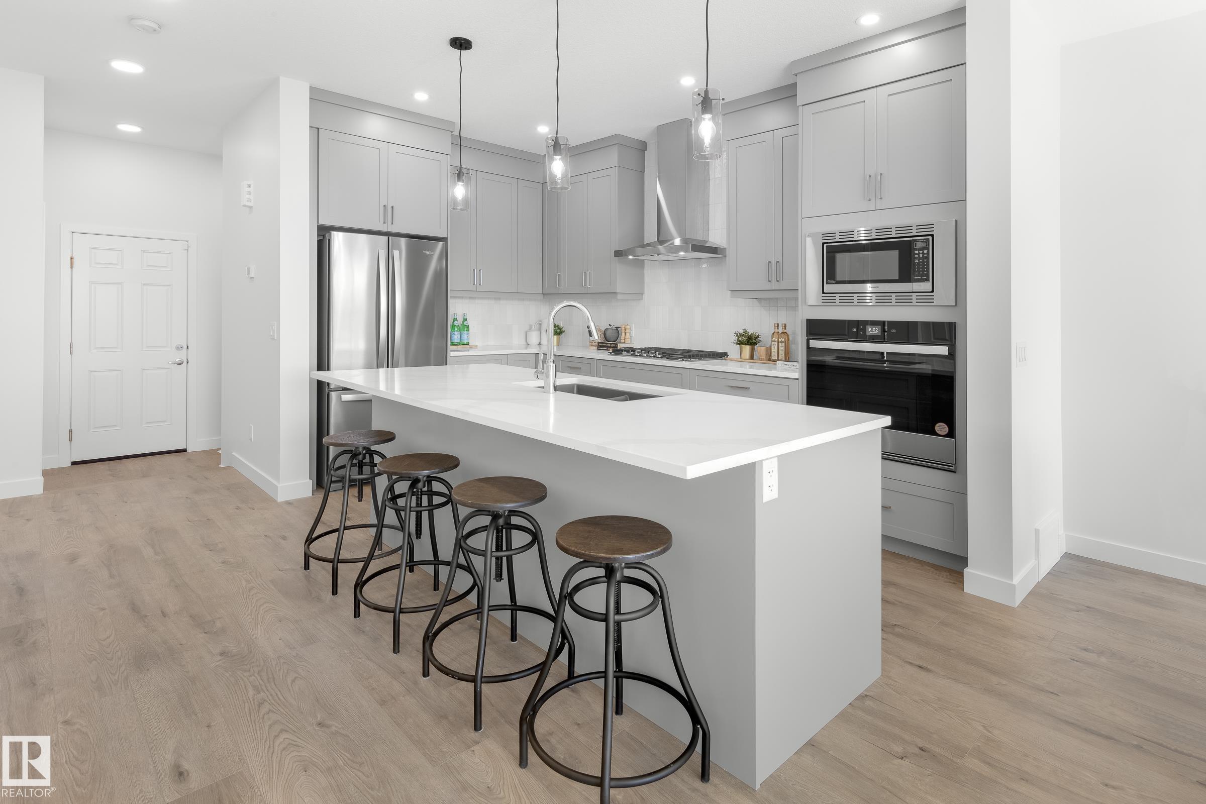 713 Payipwat Common SW, Paisley, Edmonton photo number 2