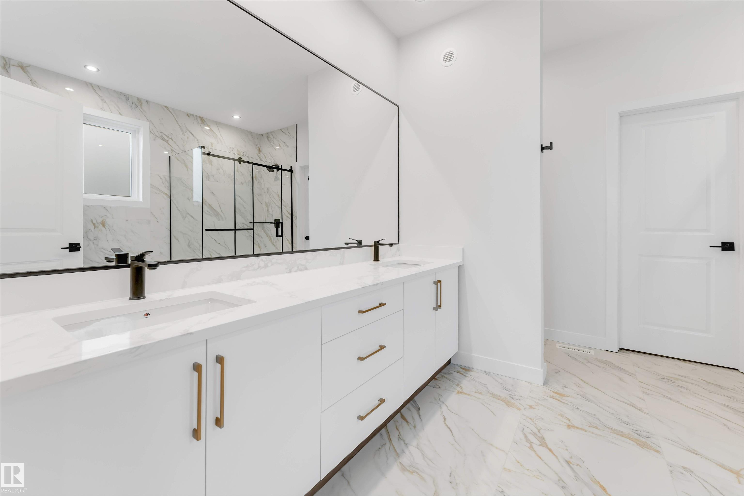 Photo 39 at 13 Trill point(e), Tonewood, Spruce Grove