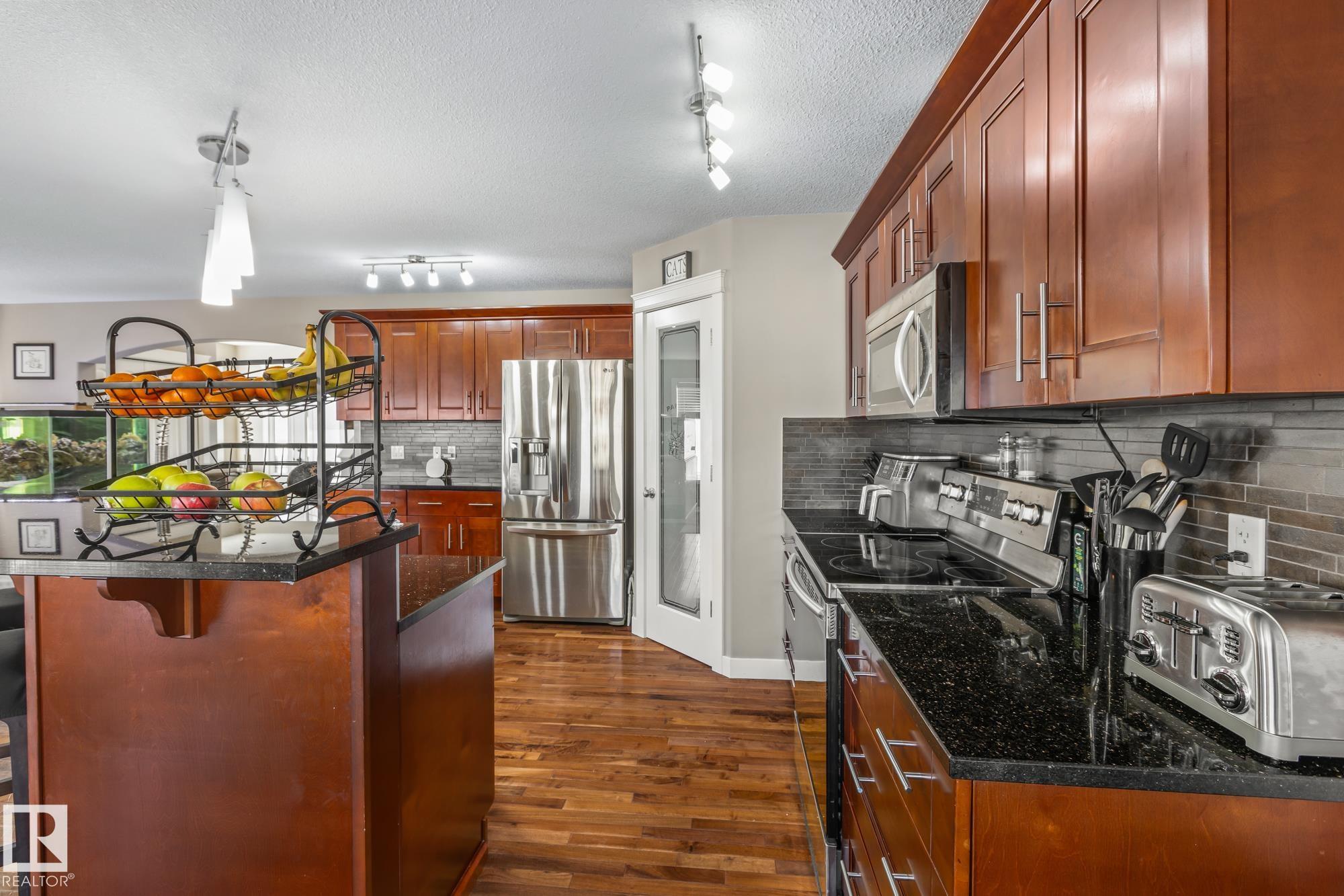 Photo 10 at 9702 104 Avenue, Morinville